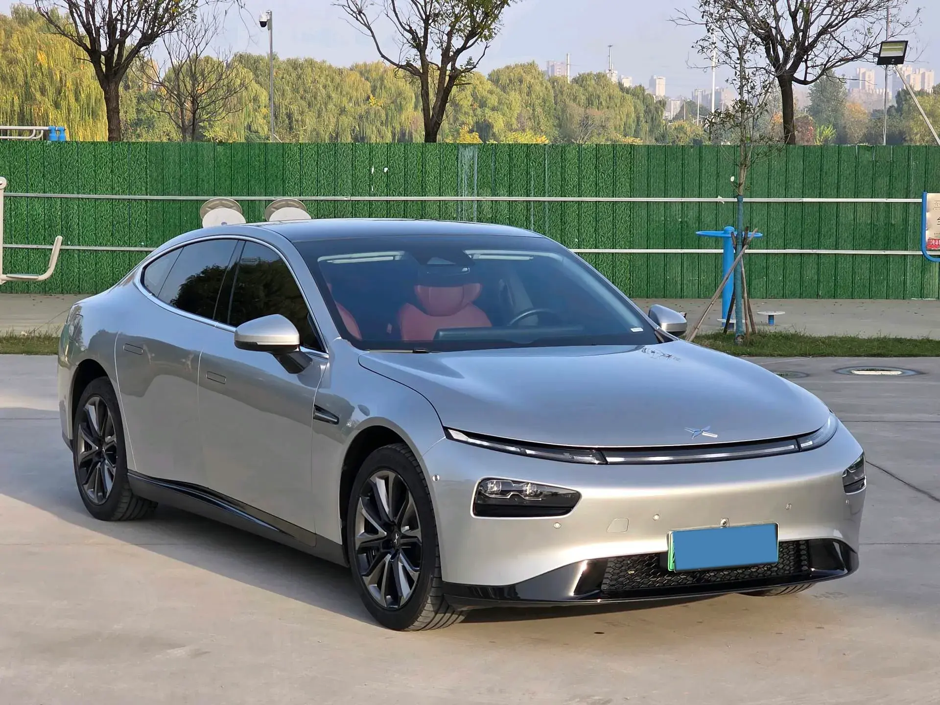 2022 XPENG P7 thumbnail 3