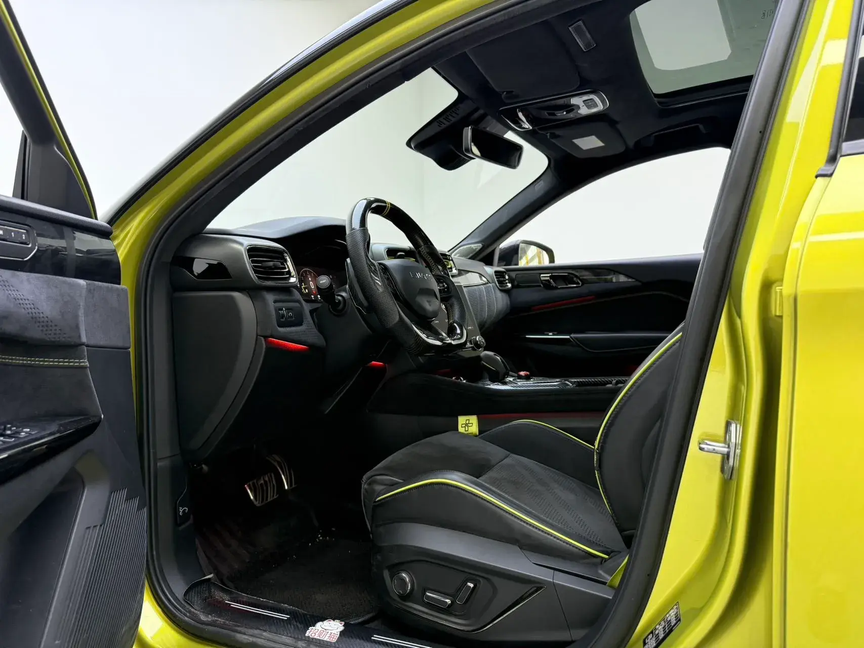 2021 LYNK&CO 03 thumbnail 4