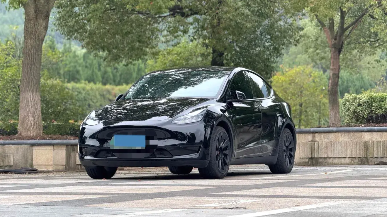 2022 TESLA MODEL view 1
