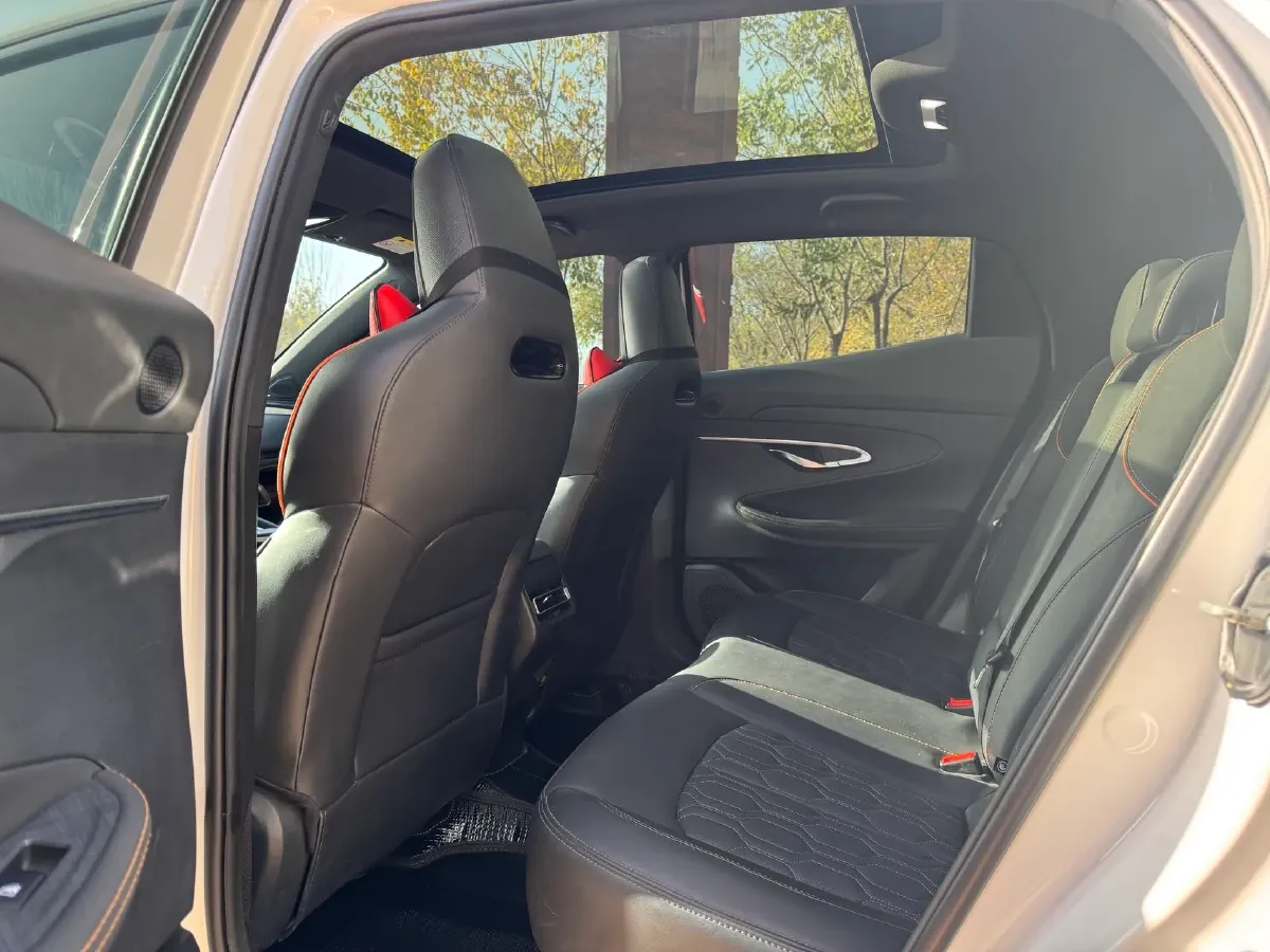 2022 ChangAn UNI-T 1.5T 188HP L4 7DCT,autocango,china used car exporter,china ev exporter,chinese used car exporter,chinese used ev exporter