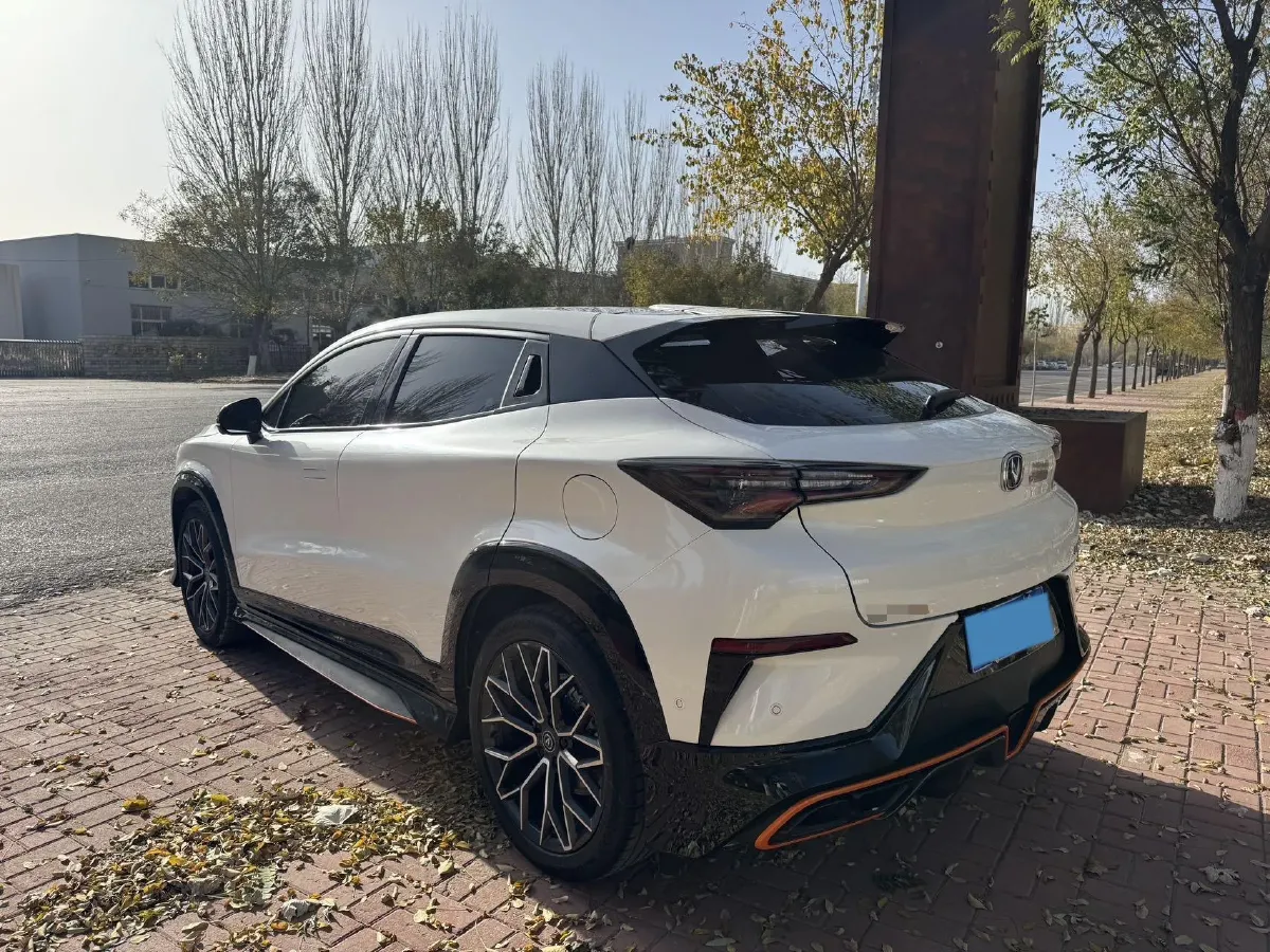 2022 ChangAn UNI-T 1.5T 188HP L4 7DCT,autocango,china used car exporter,china ev exporter,chinese used car exporter,chinese used ev exporter