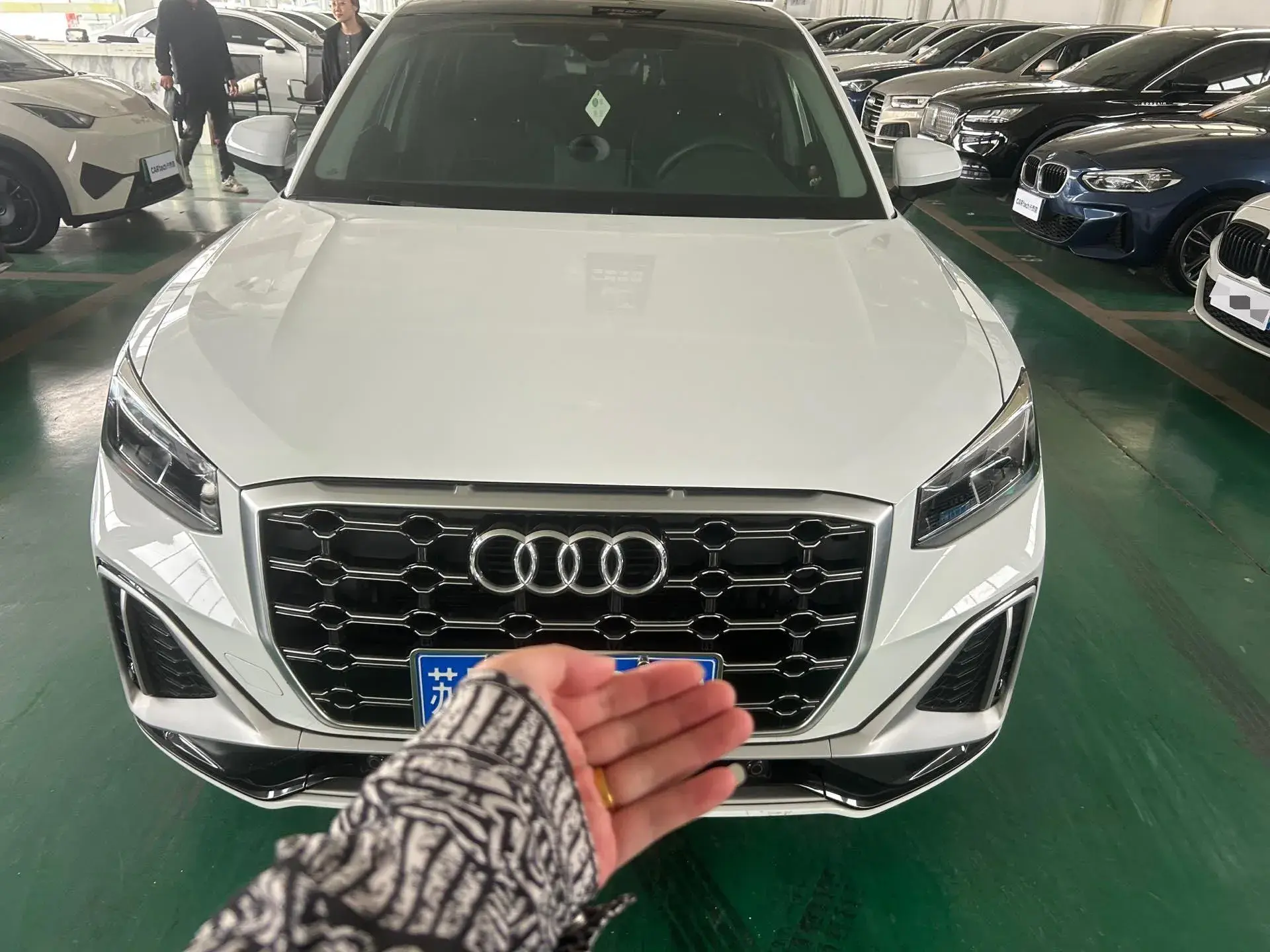 2021 AUDI Q2L thumbnail 4