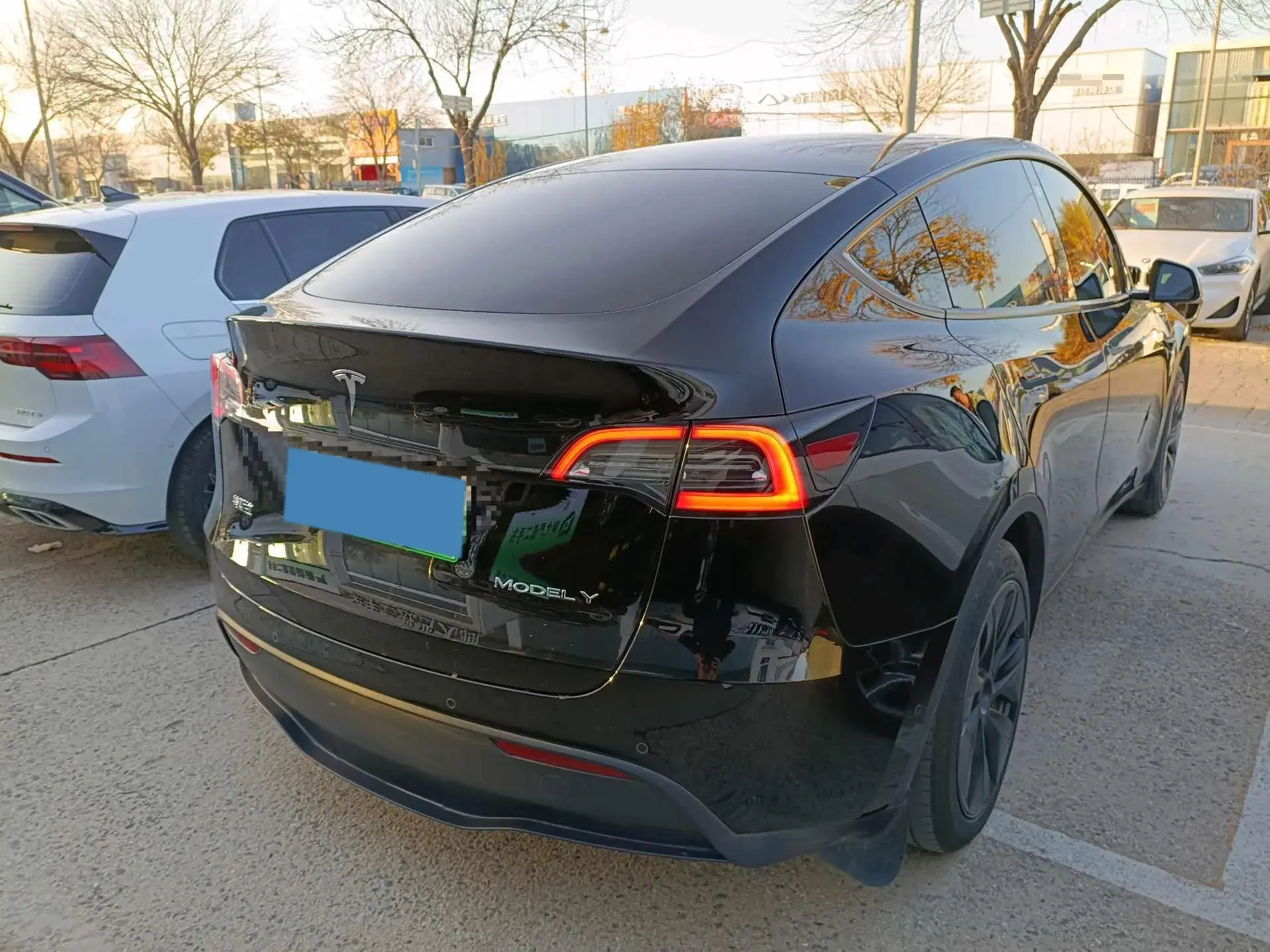 2023 TESLA MODEL thumbnail 4