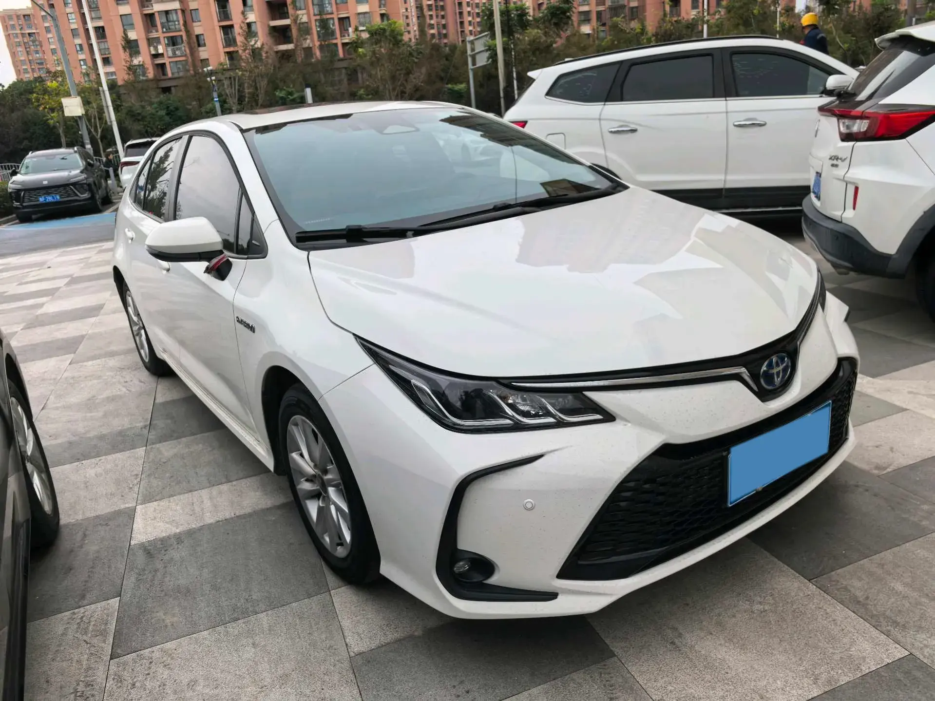 2023 TOYOTA COROLLA thumbnail 2