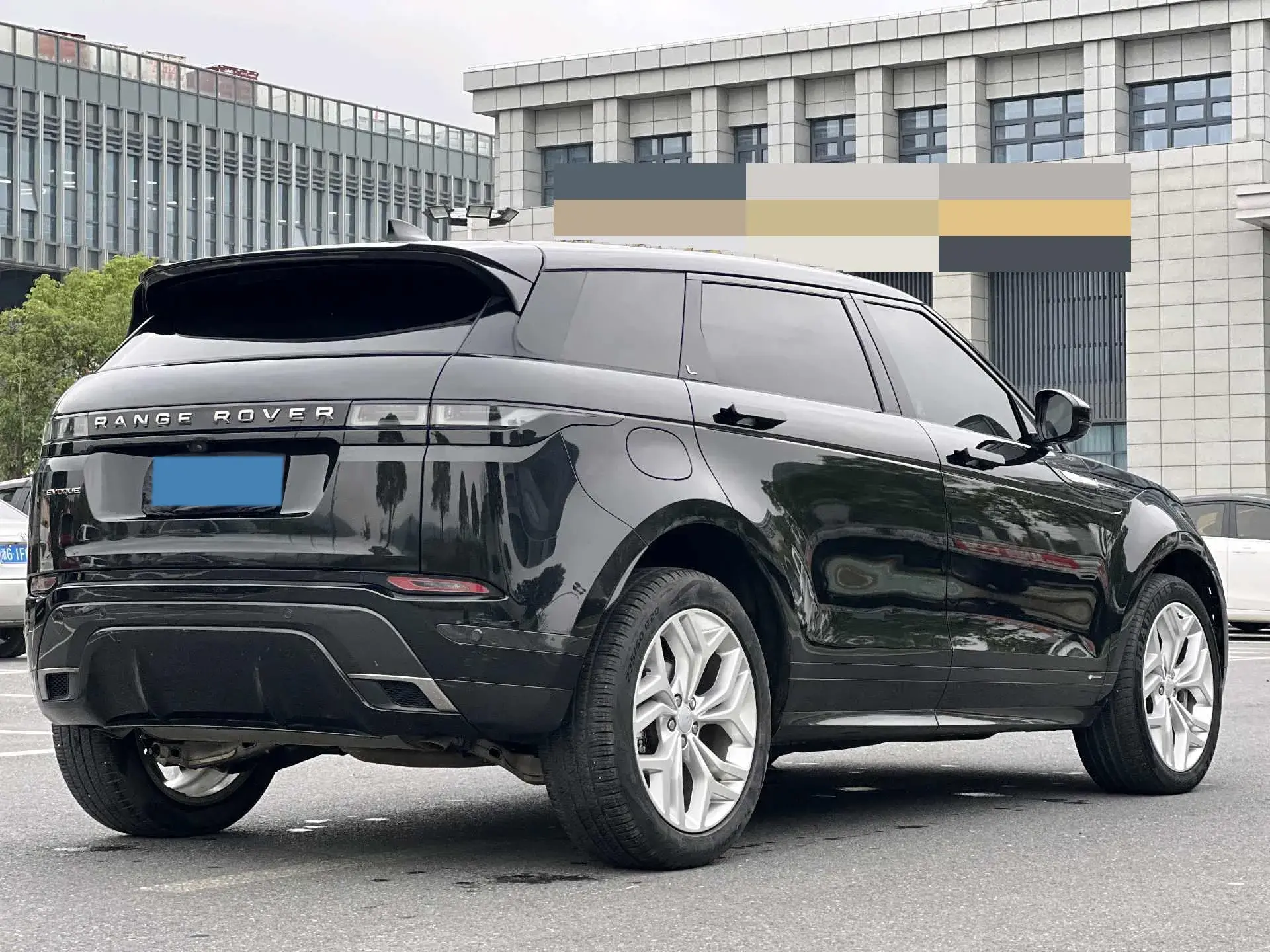 2022 LAND ROVER thumbnail 3