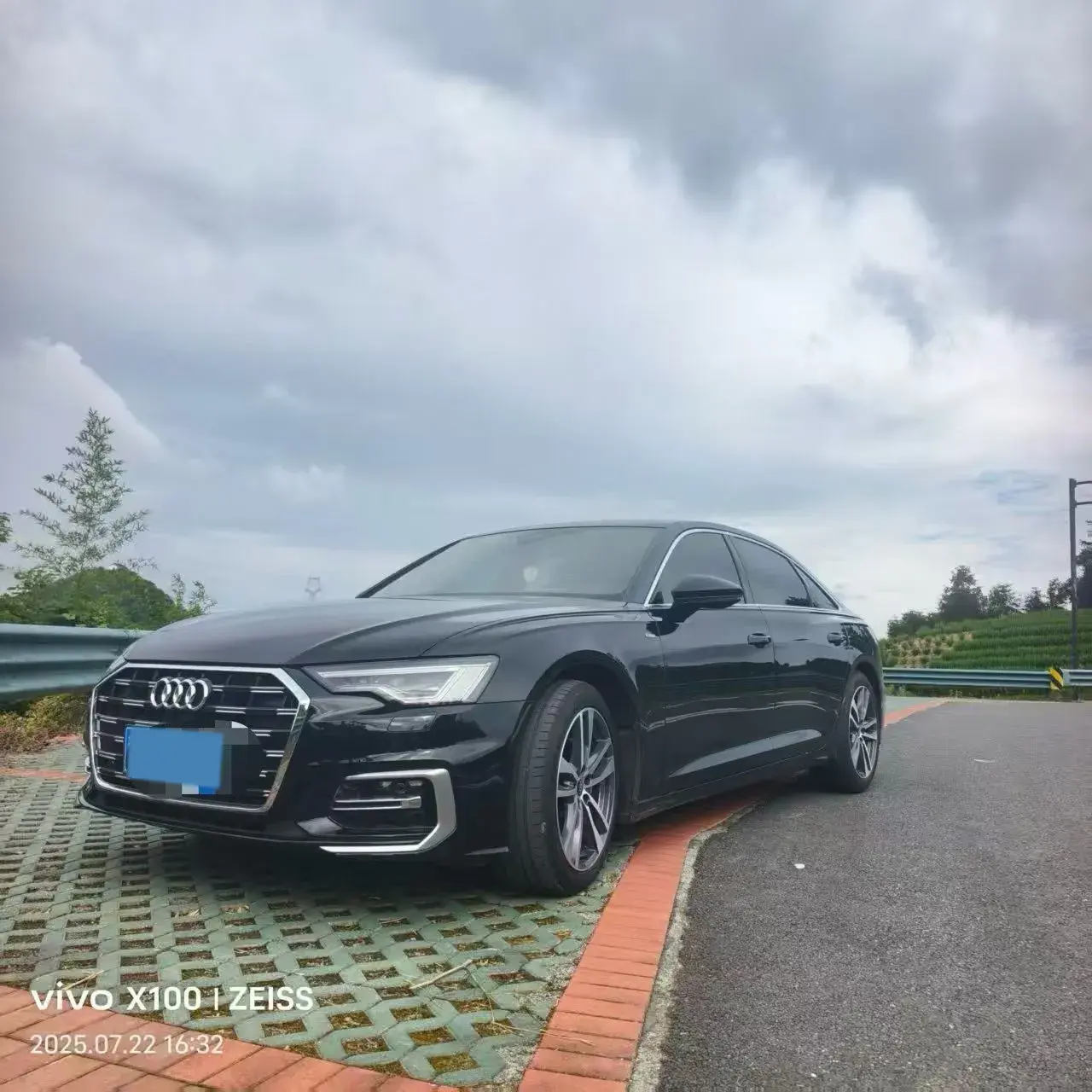 2024 AUDI A6L view 1