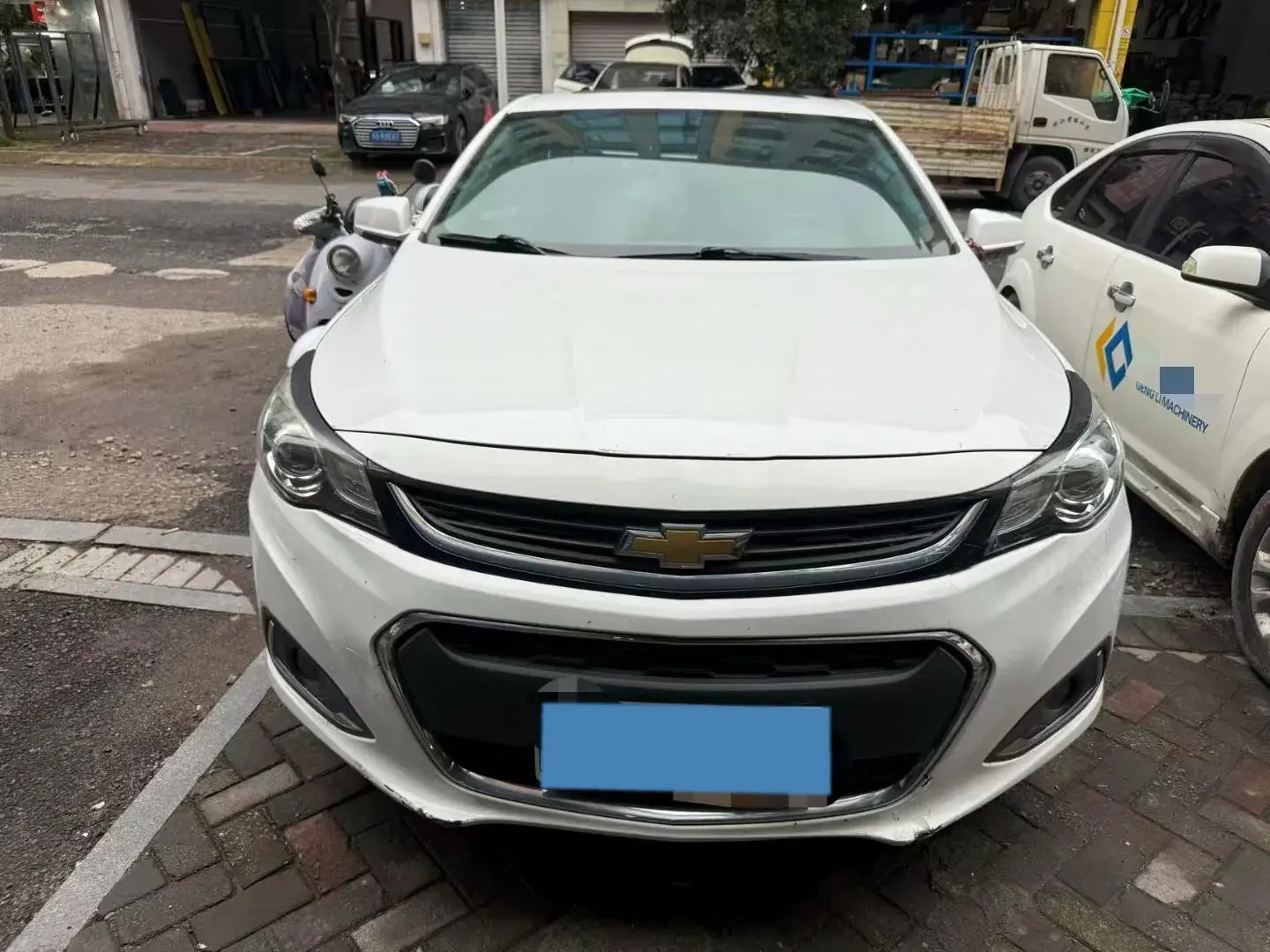 2018 CHEVROLET MALIBU thumbnail 2