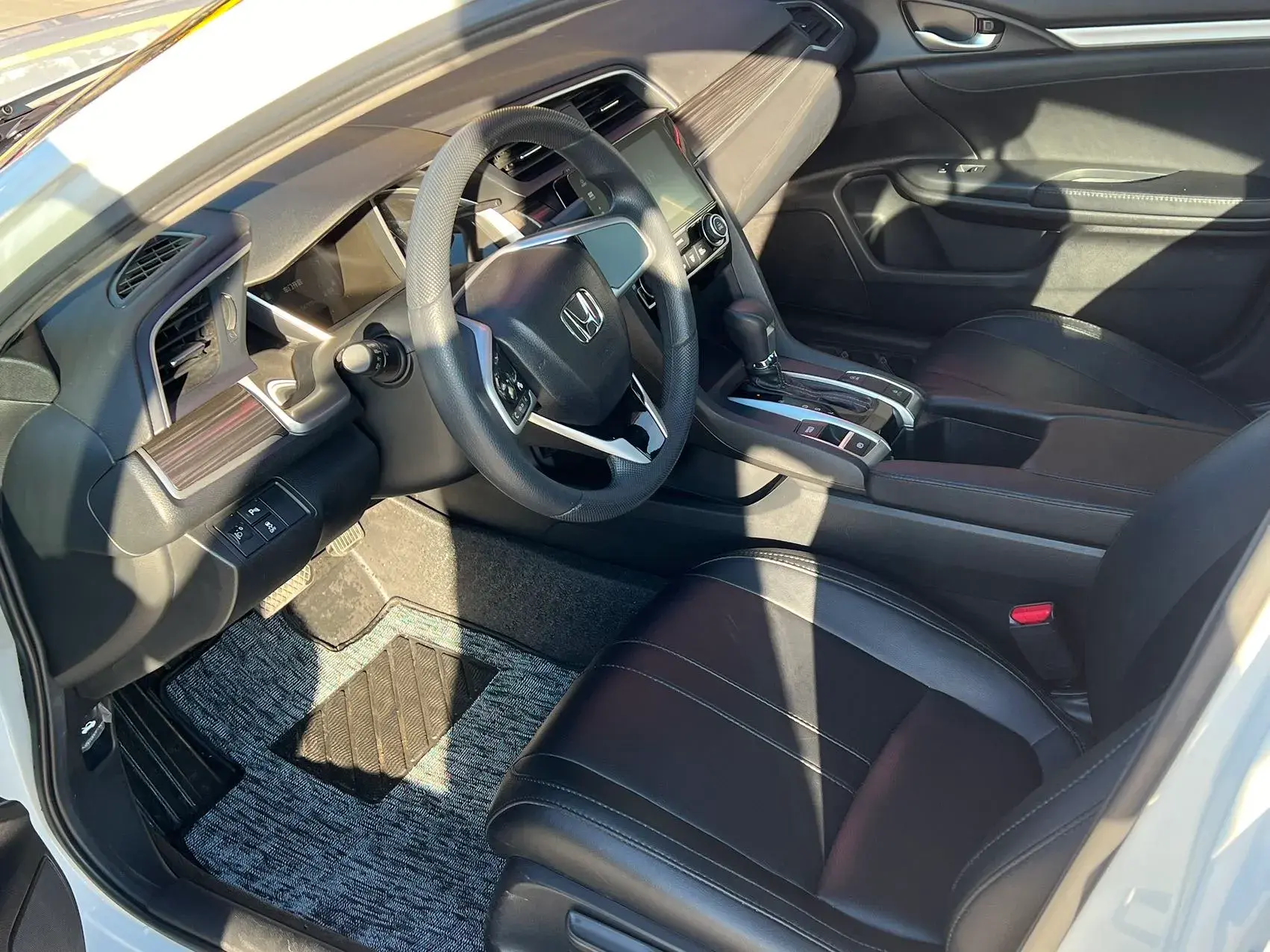 2019 HONDA CIVIC thumbnail 4