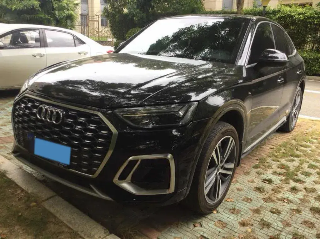 2021 AUDI Q5L view 1