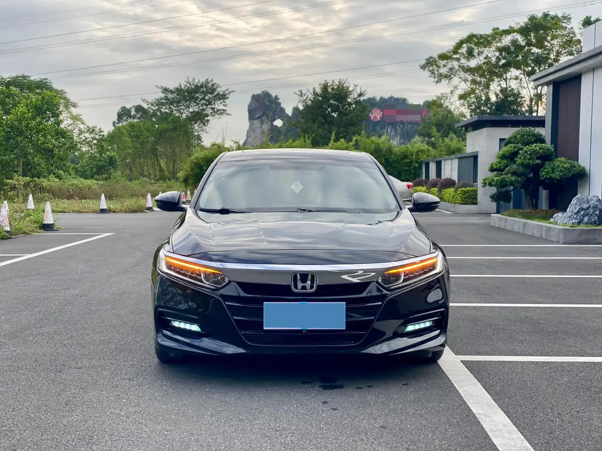 2018 HONDA ACCORD thumbnail 2