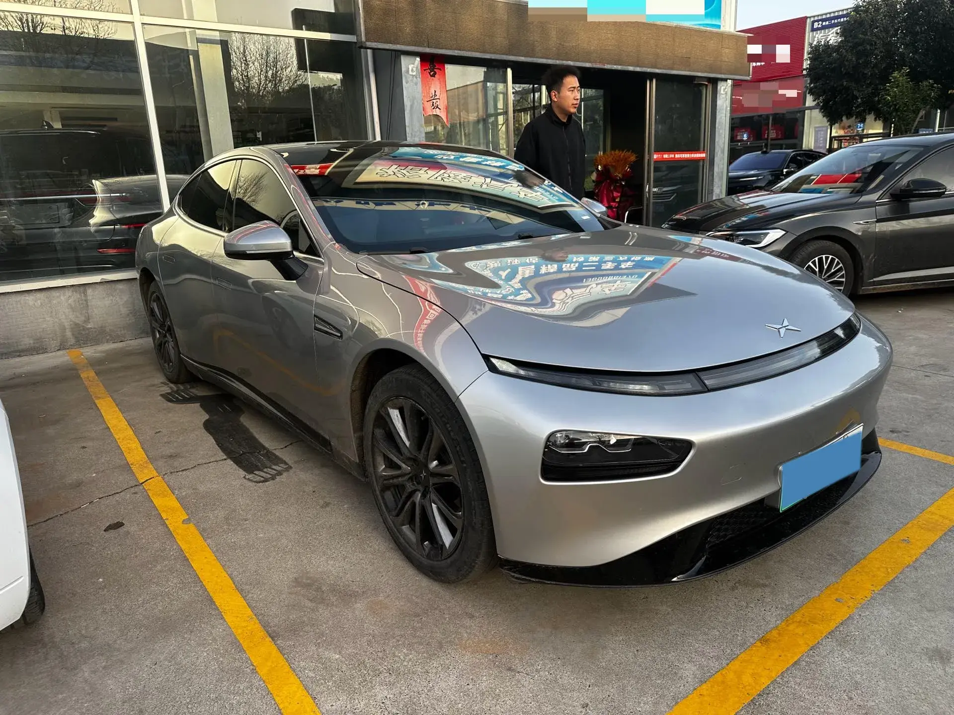 2022 XPENG P7 thumbnail 2