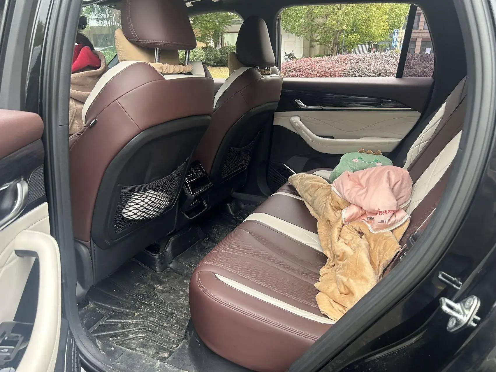 2023 GEELY STARRAY thumbnail 2