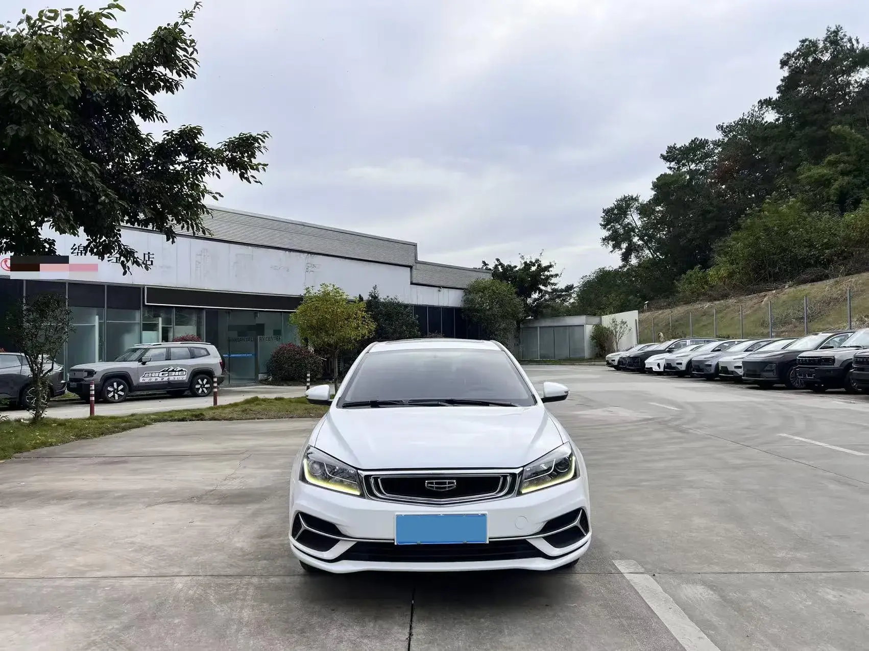 2020 GEELY EMGRAND thumbnail 3