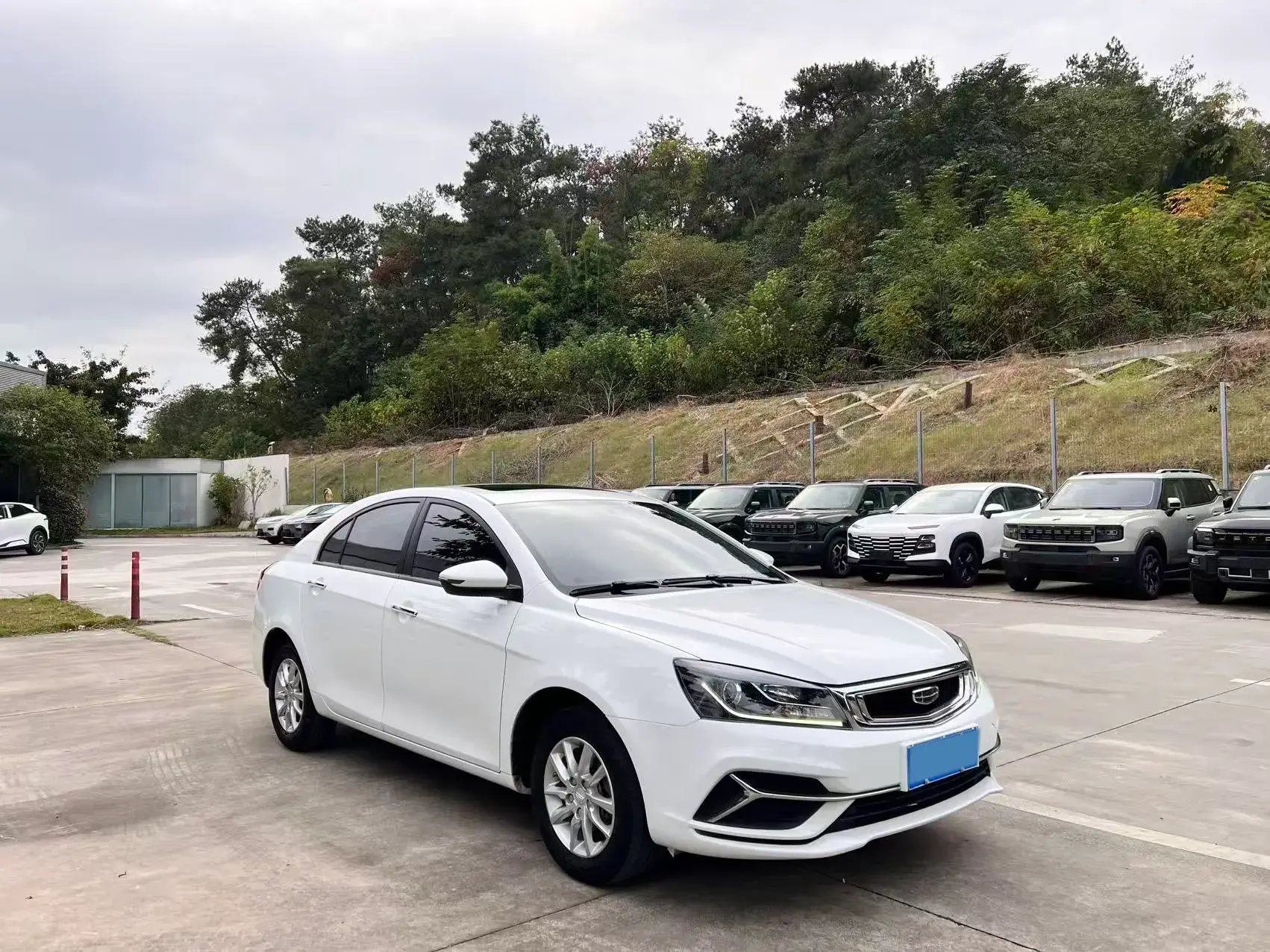 2020 GEELY EMGRAND thumbnail 2