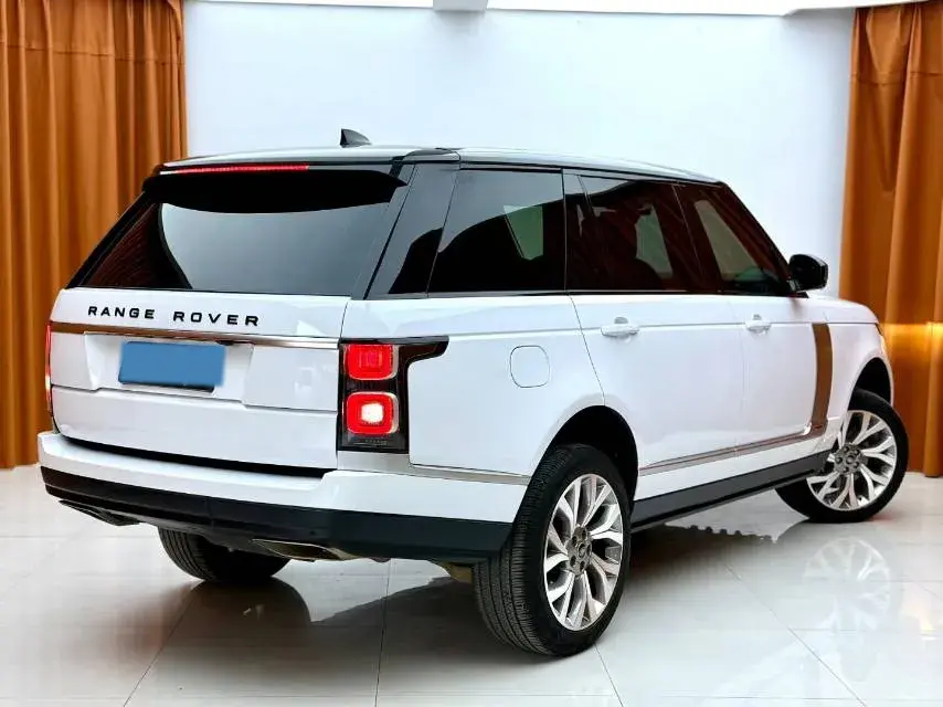 2021 LAND ROVER thumbnail 4