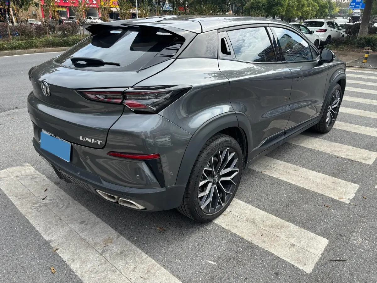 2022 ChangAn UNI-T 1.5T 188HP L4 7DCT,autocango,china used car exporter,china ev exporter,chinese used car exporter,chinese used ev exporter