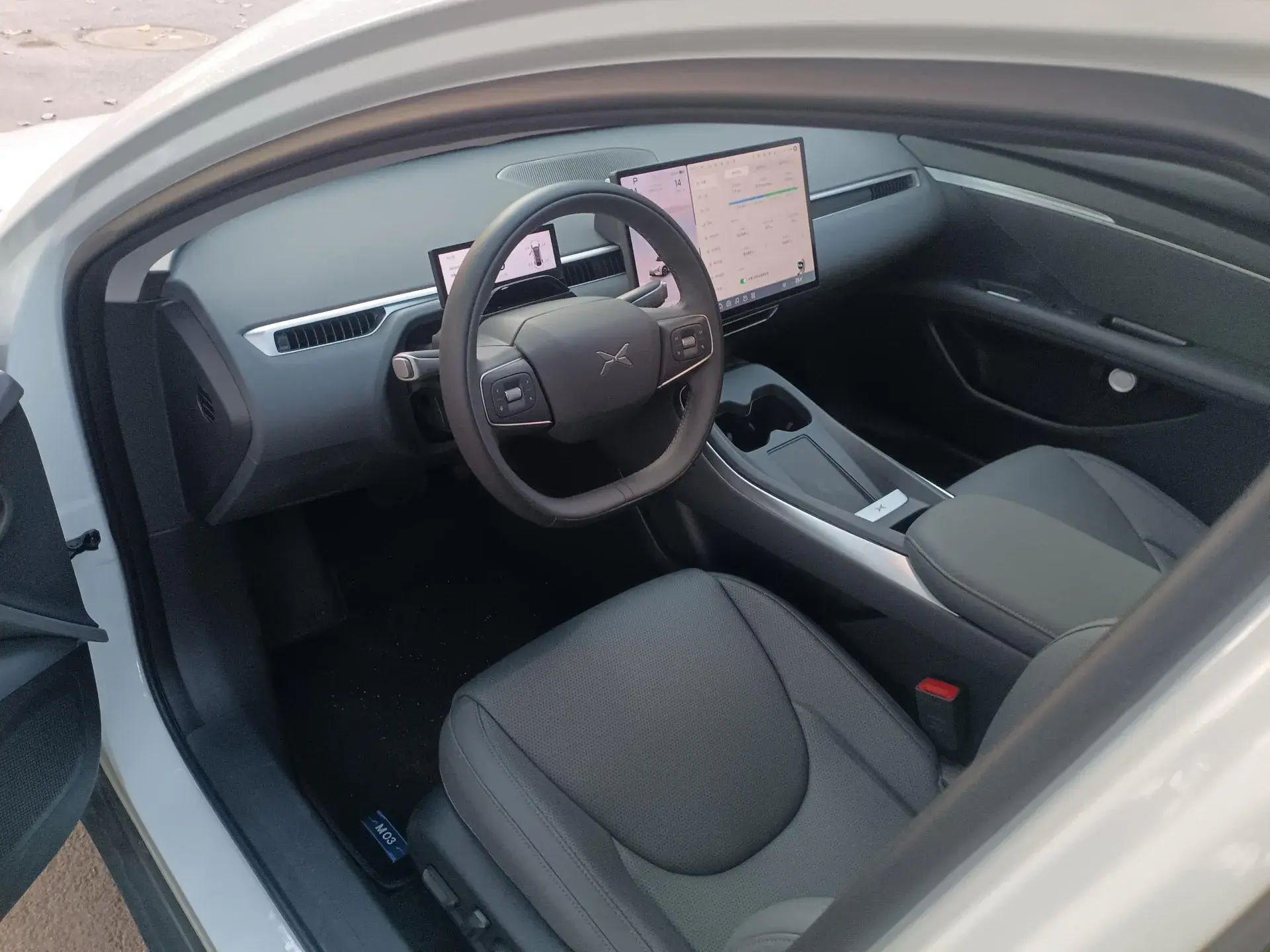 2025 XPENG MONA thumbnail 3