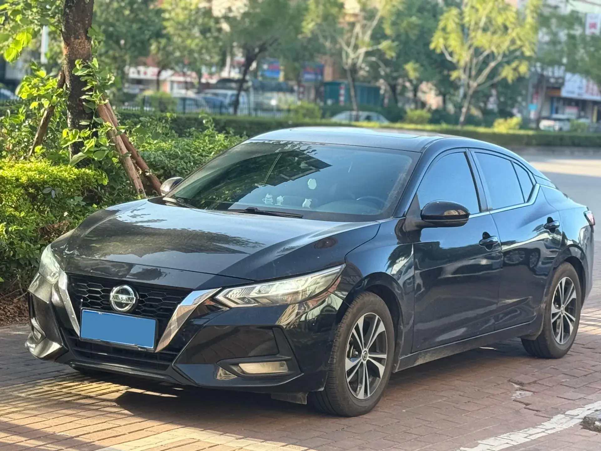 2021 NISSAN SYLPHY view 1