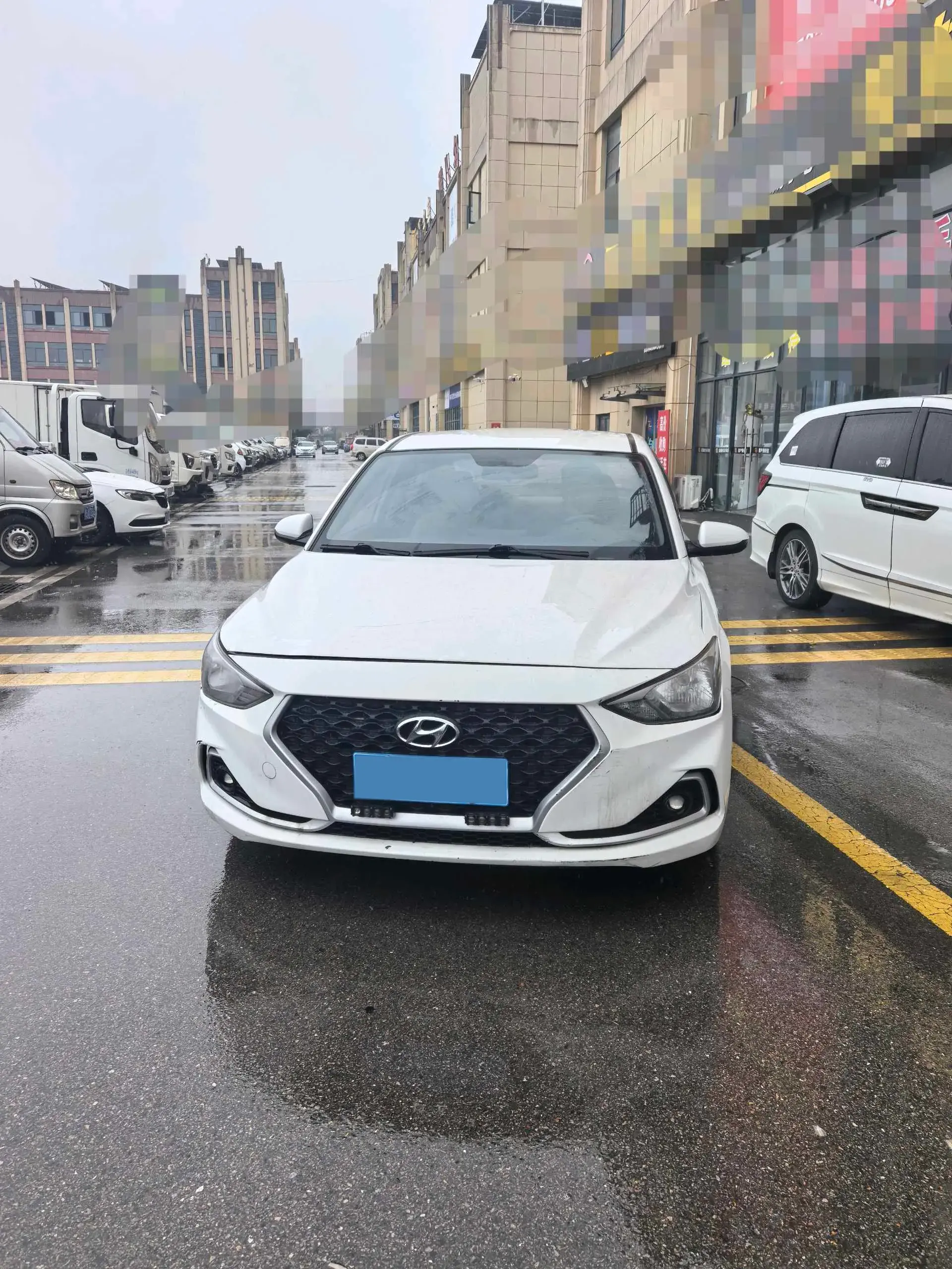 2017 HYUNDAI CELESTA thumbnail 2