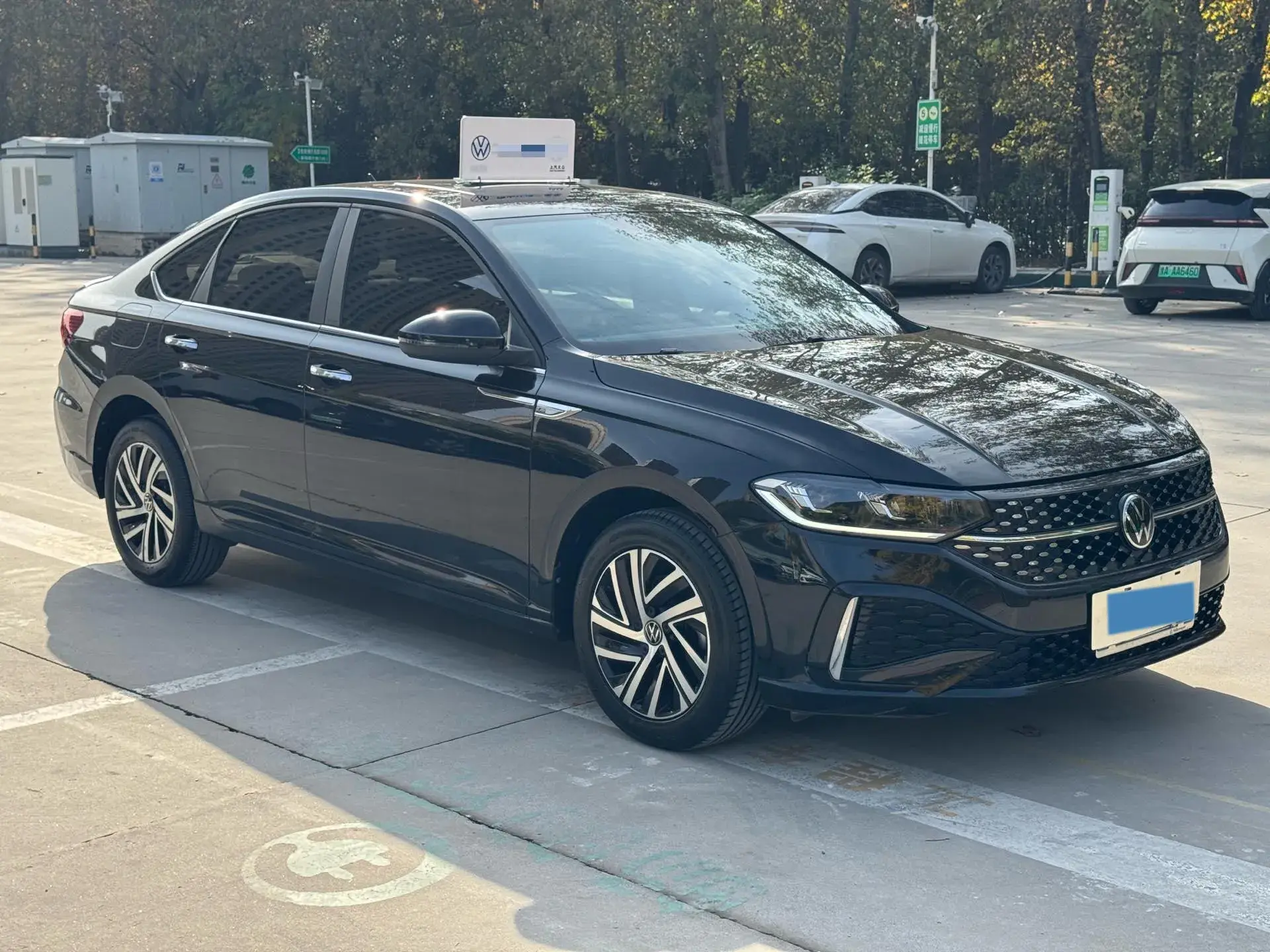 2023 VOLKSWAGEN LAVIDA thumbnail 3