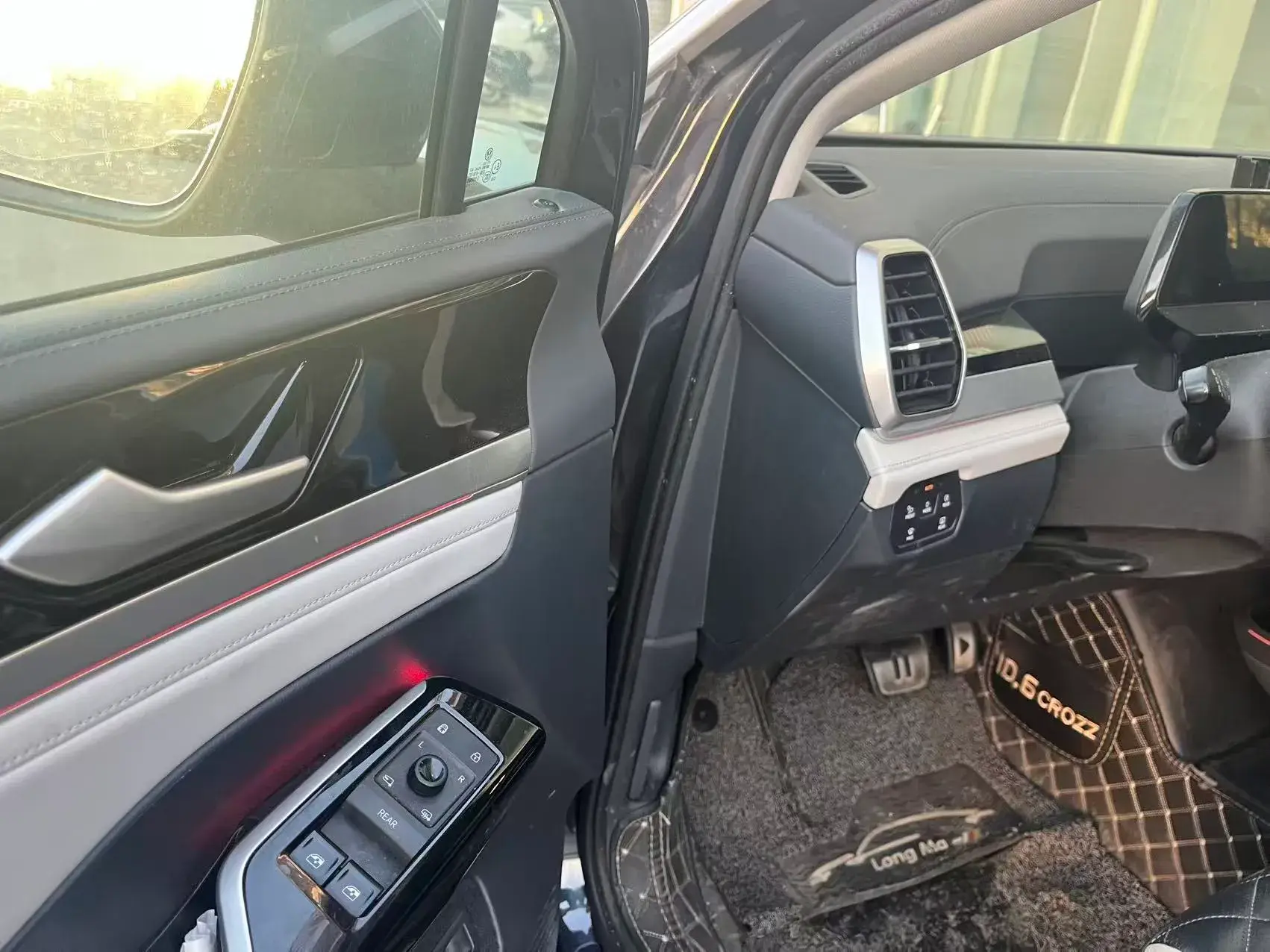 2021 VOLKSWAGEN ID.6 thumbnail 4