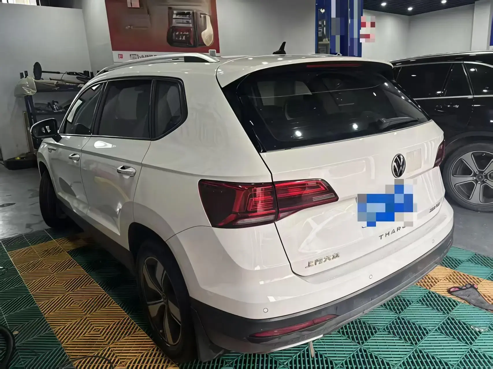 2021 VOLKSWAGEN THARU thumbnail 3