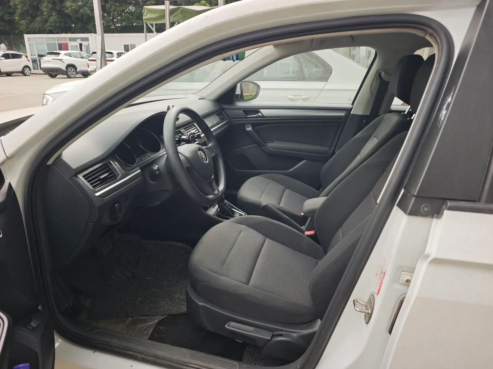 2019 VOLKSWAGEN BORA thumbnail 3