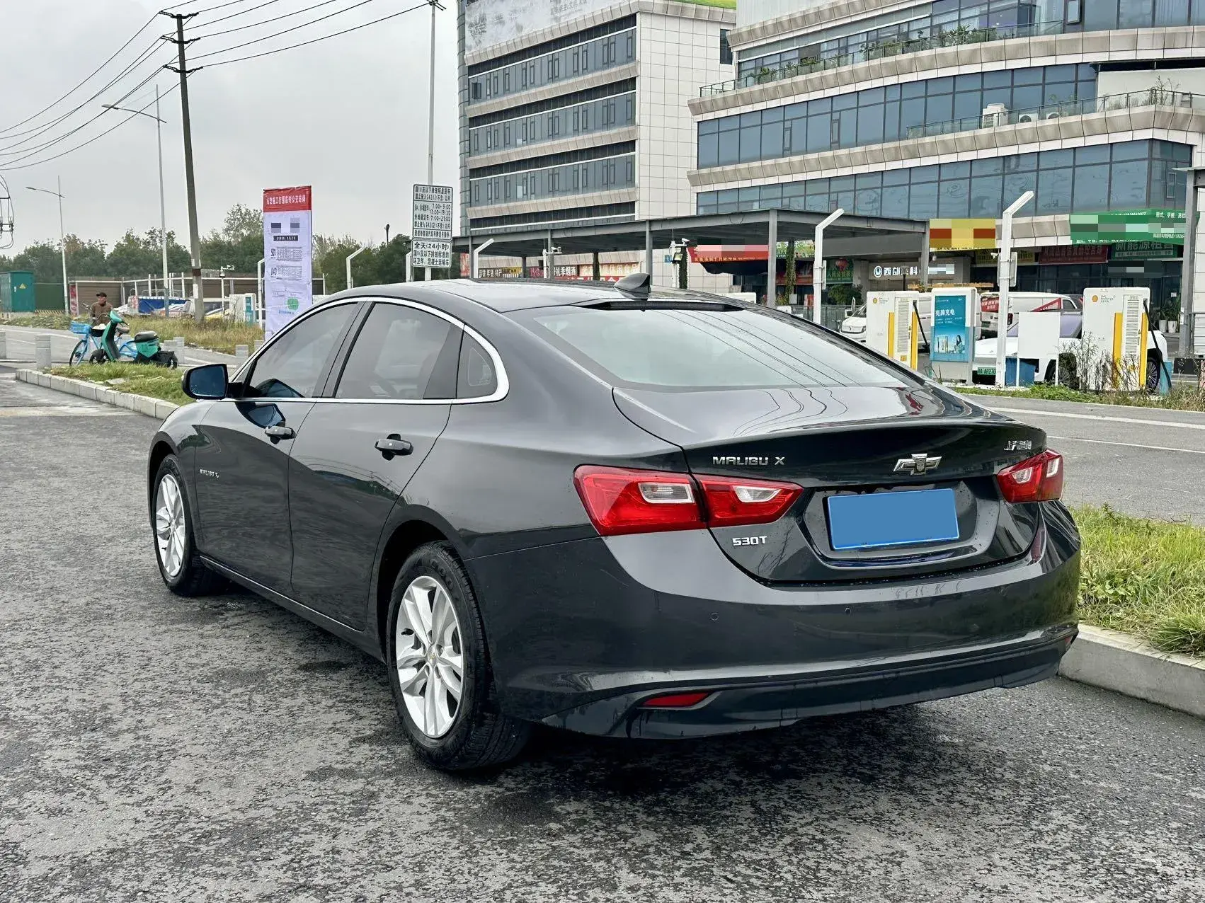 2018 CHEVROLET MALIBU thumbnail 4