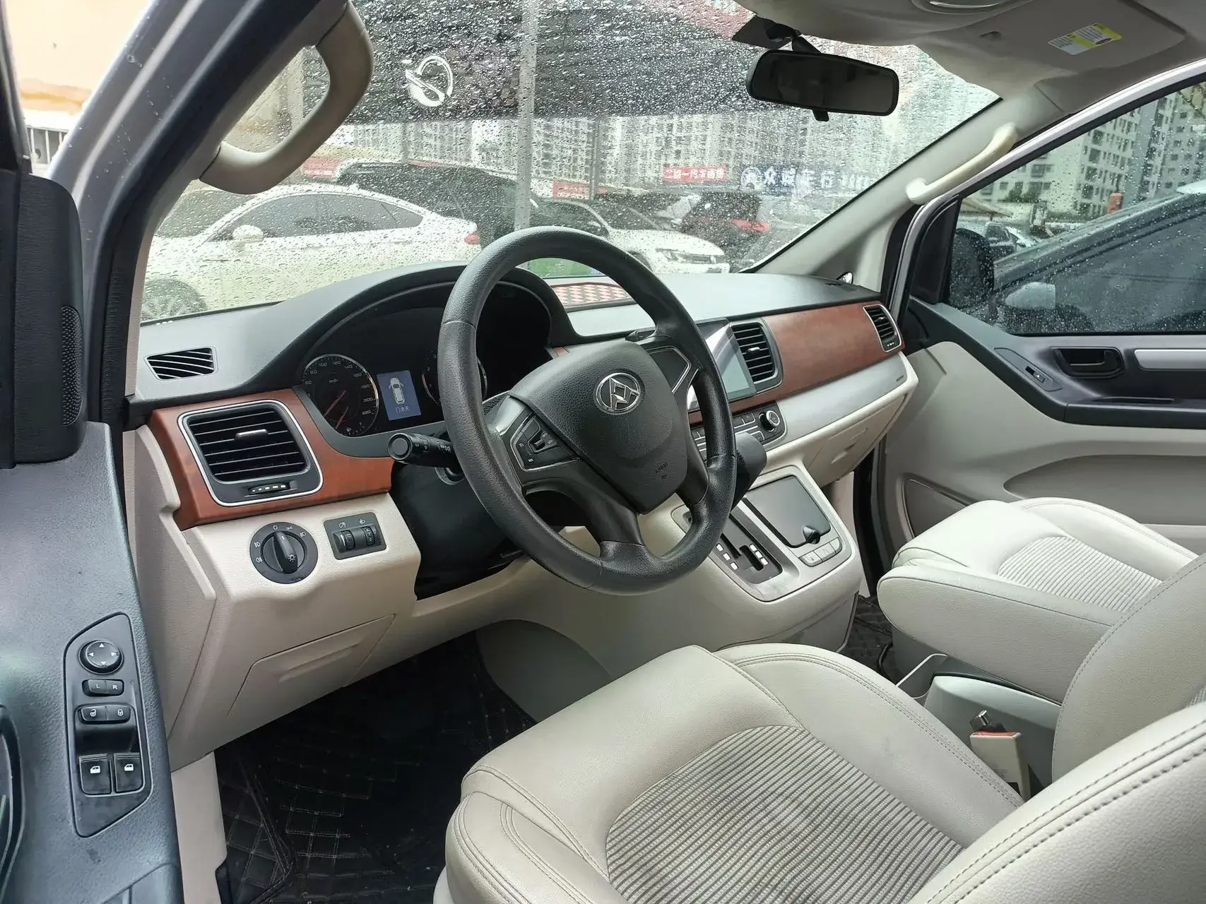 2016 MAXUS G10 thumbnail 2