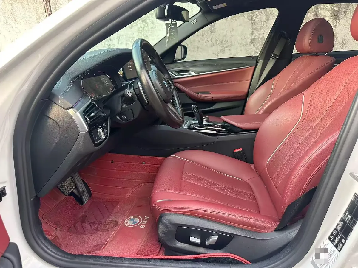 2022 BMW 5 Series 2.0T 252HP L4 8AT,autocango,china used car exporter,china ev exporter,chinese used car exporter,chinese used ev exporter