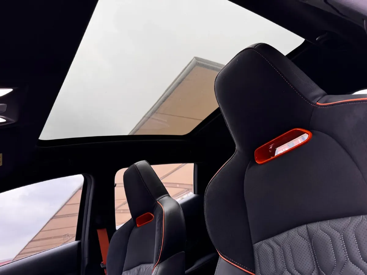 2022 ChangAn UNI-T 2.0T 233HP L4 8AT,autocango,china used car exporter,china ev exporter,chinese used car exporter,chinese used ev exporter