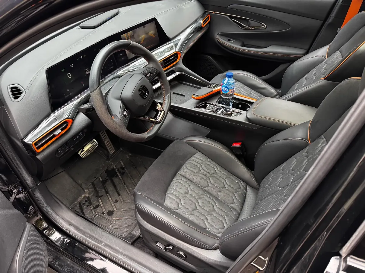 2022 ChangAn UNI-T 2.0T 233HP L4 8AT,autocango,china used car exporter,china ev exporter,chinese used car exporter,chinese used ev exporter