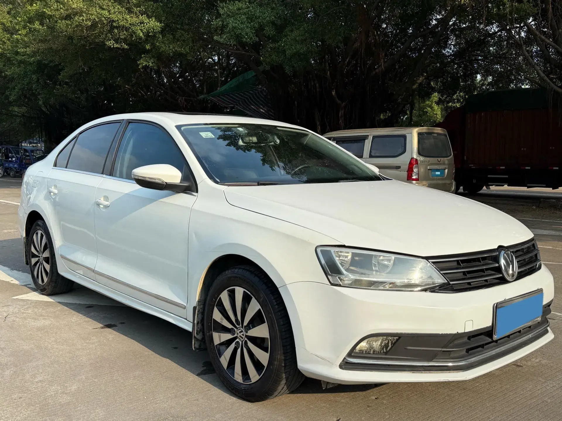 2018 VOLKSWAGEN SAGITAR thumbnail 2