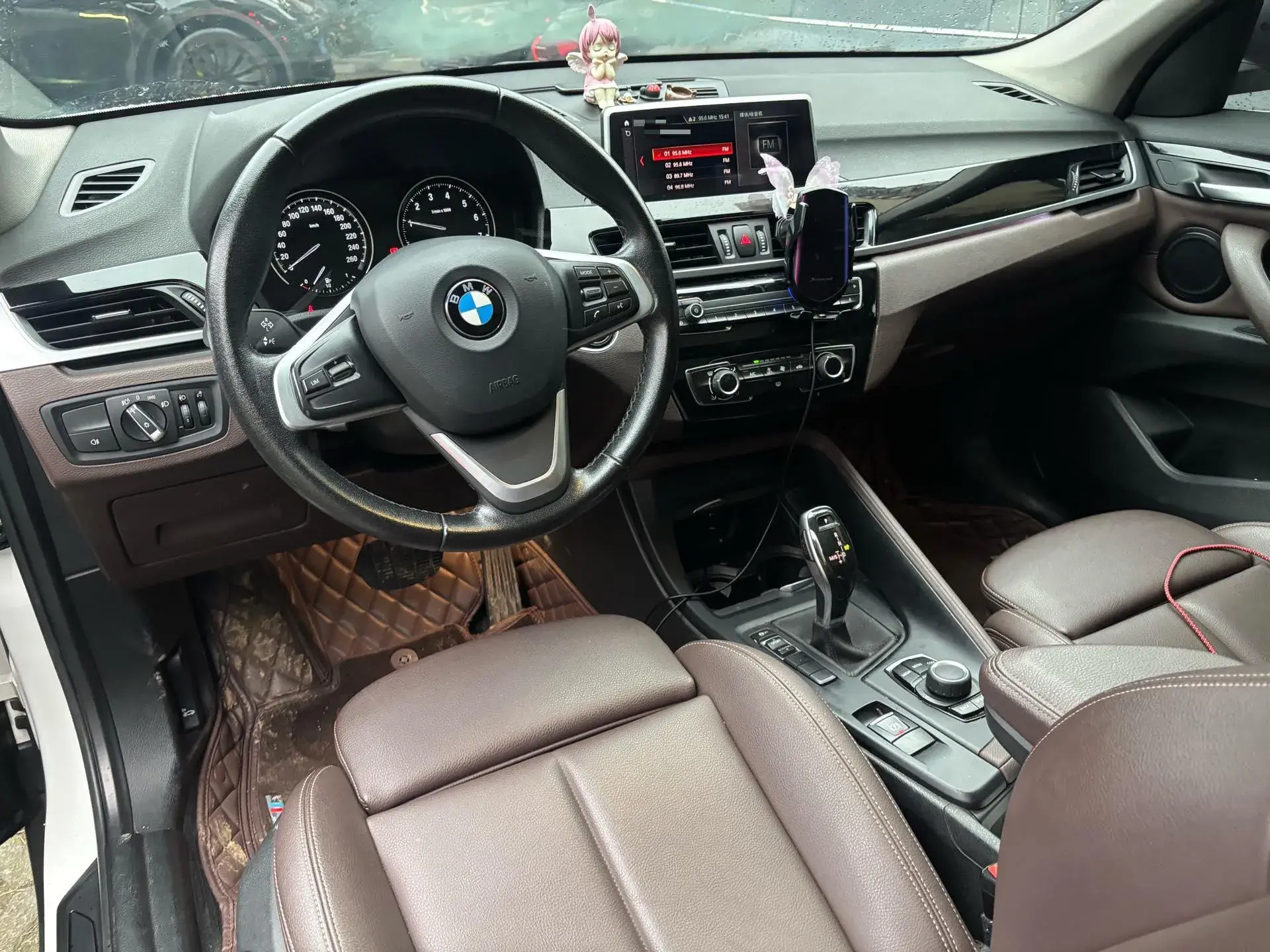 2020 BMW X1 thumbnail 4