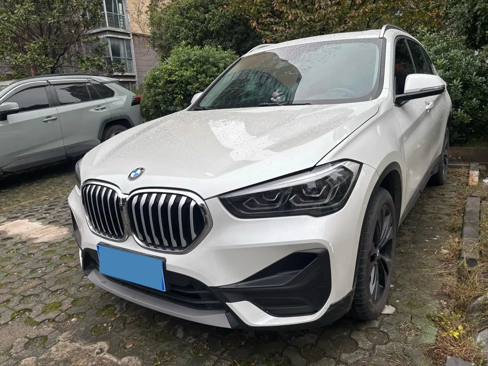2020 BMW X1 view 1