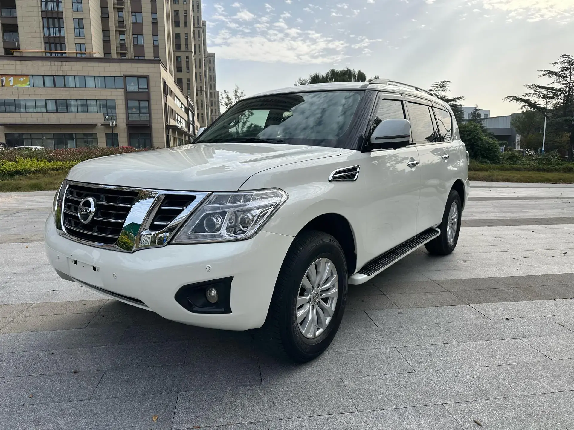 2018 NISSAN PATROL view 1