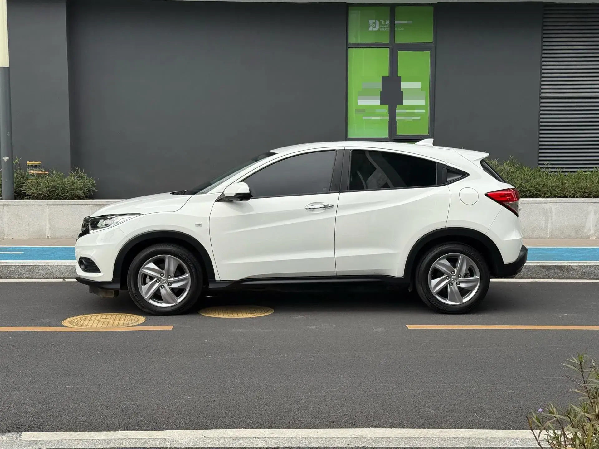 2020 HONDA VEZEL thumbnail 3