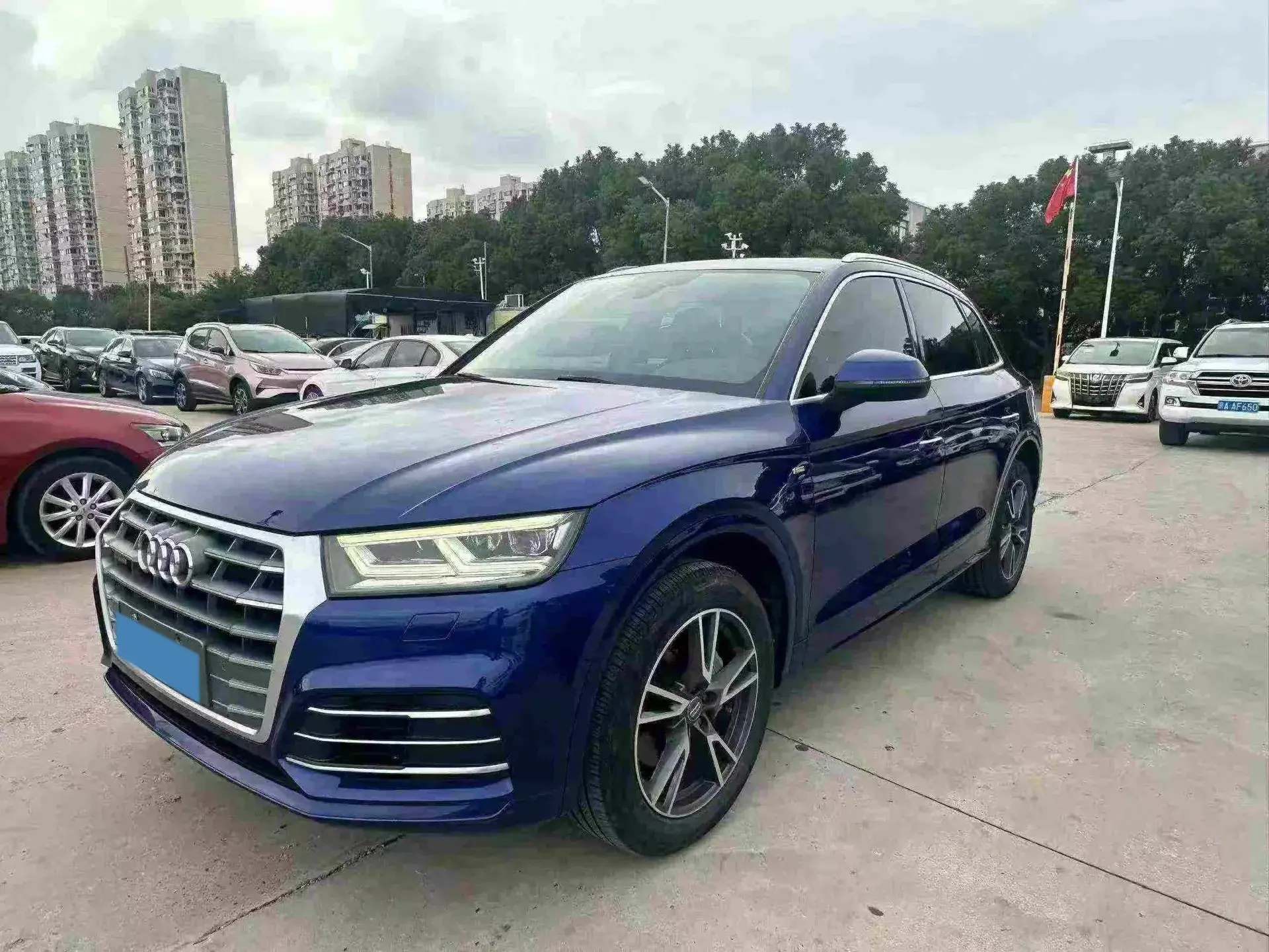 2020 AUDI Q5L view 1
