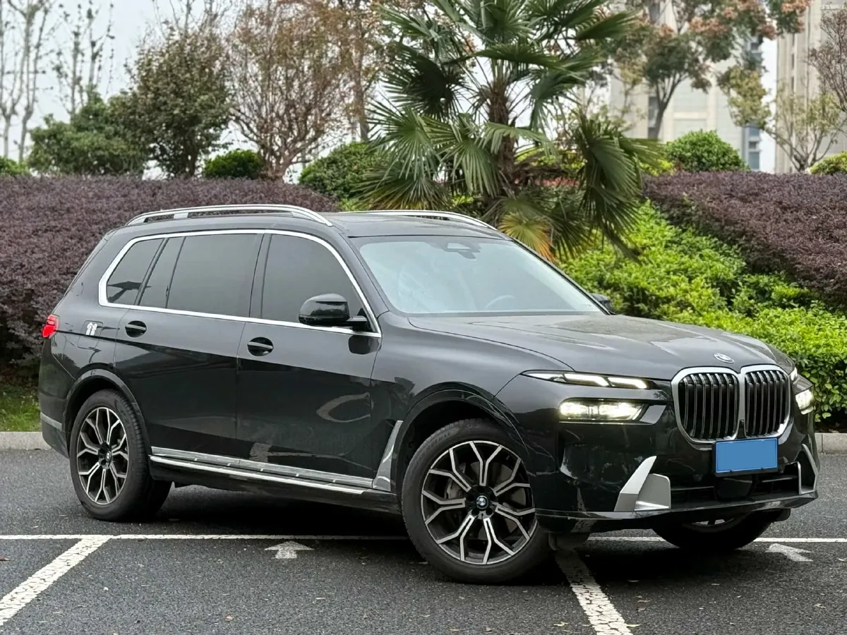 2023 BMW X7 3.0T 381HP L6 8AT,autocango,china used car exporter,china ev exporter,chinese used car exporter,chinese used ev exporter