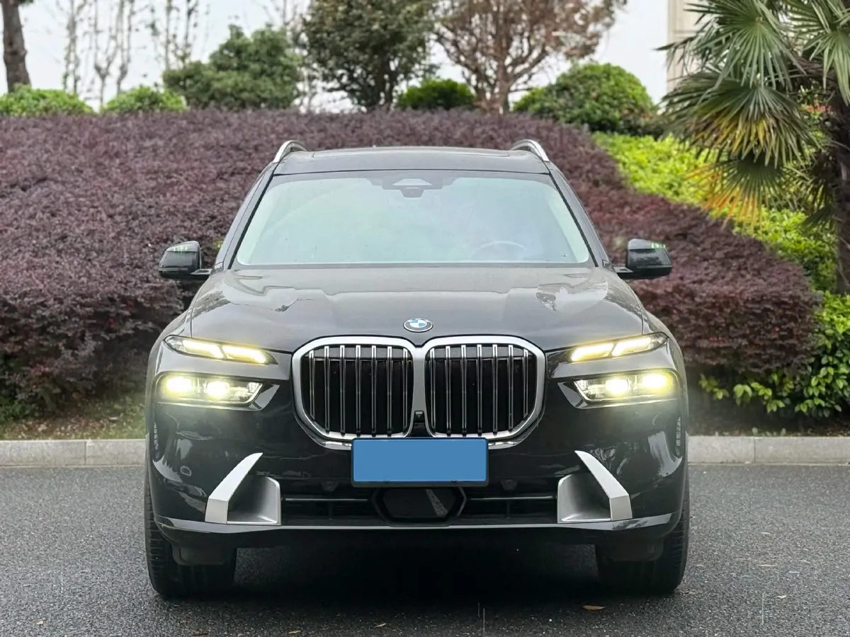 2023 BMW X7 3.0T 381HP L6 8AT,autocango,china used car exporter,china ev exporter,chinese used car exporter,chinese used ev exporter