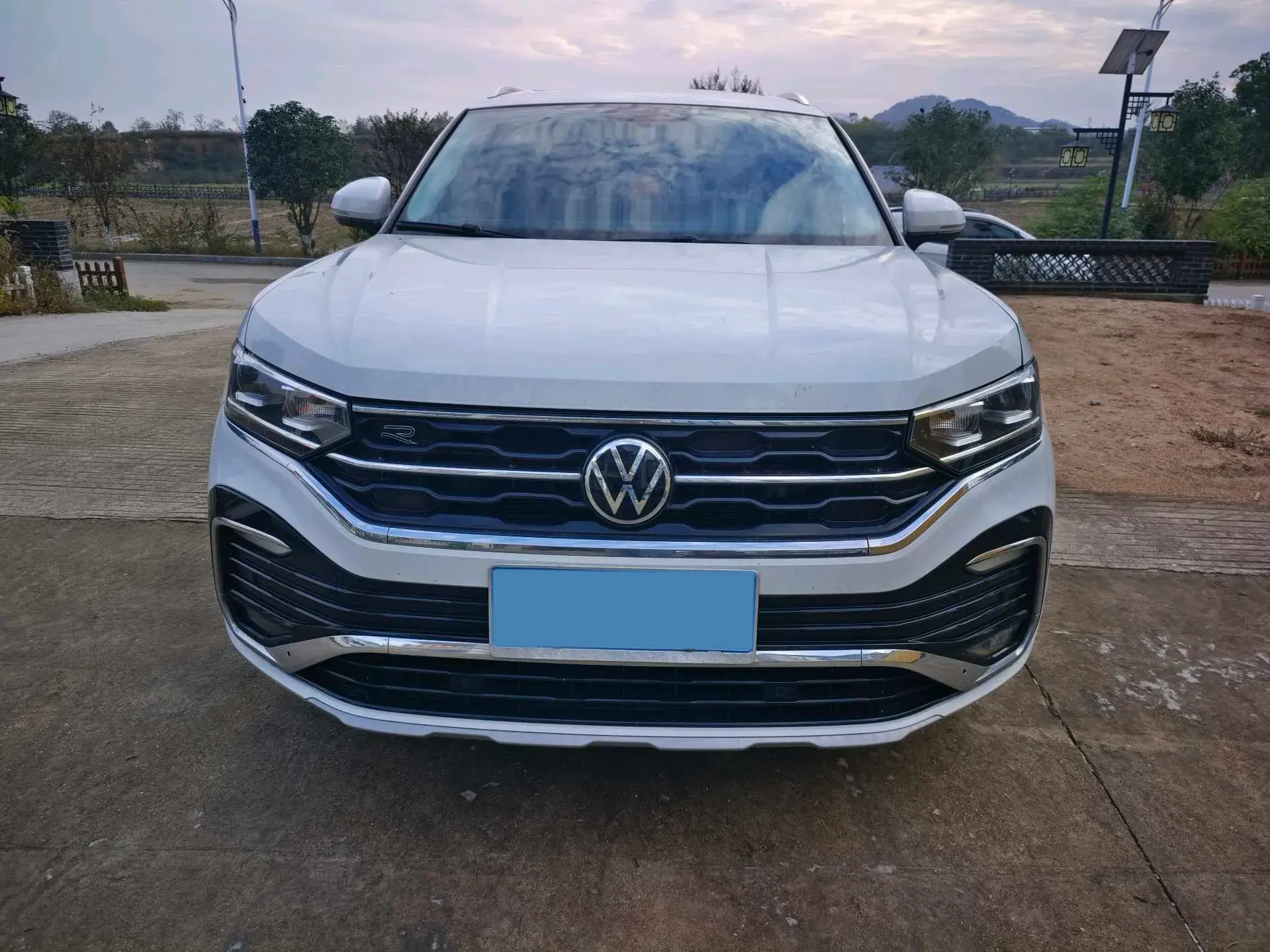 2020 VOLKSWAGEN TAYRON thumbnail 3