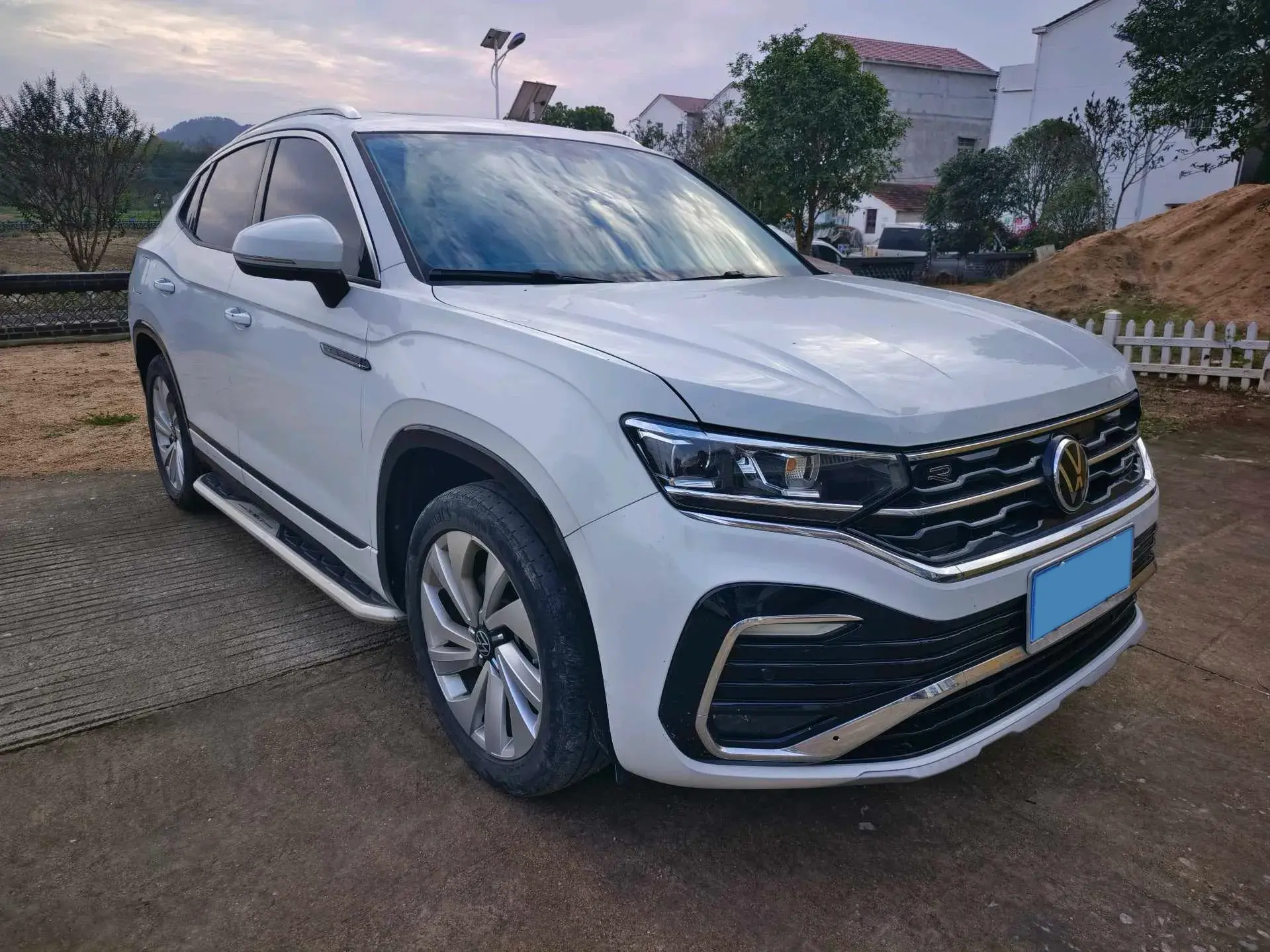 2020 VOLKSWAGEN TAYRON thumbnail 2