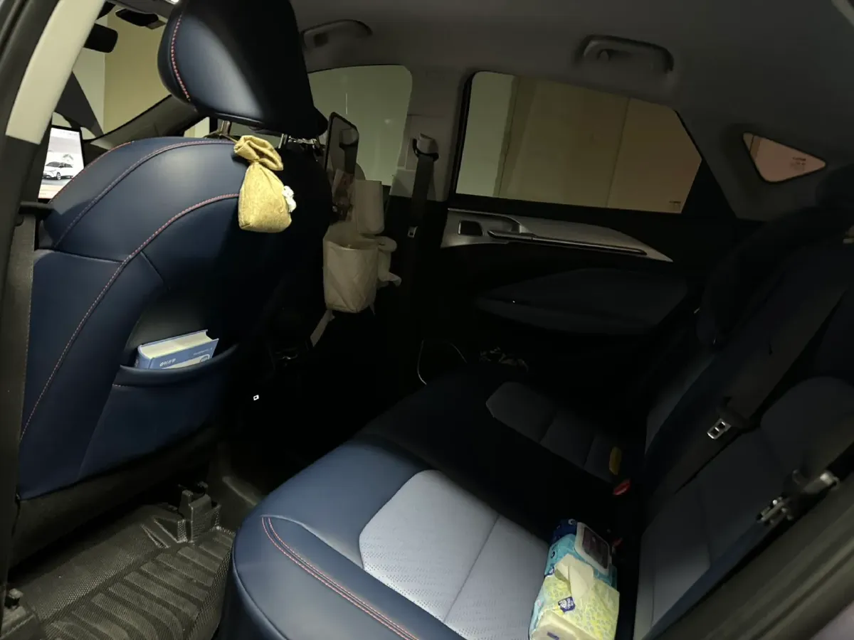 2022 Geometry M6 BEV 70KWH,autocango,china used car exporter,china ev exporter,chinese used car exporter,chinese used ev exporter