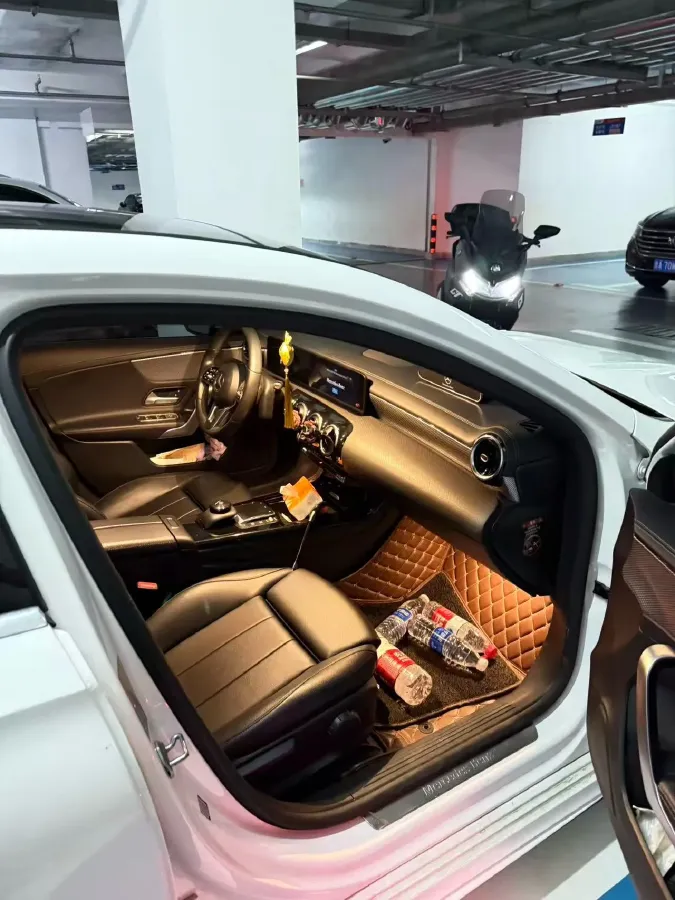 2021 Mercedes-Benz A Class 1.3T 136HP L4 7DCT,autocango,china used car exporter,china ev exporter,chinese used car exporter,chinese used ev exporter