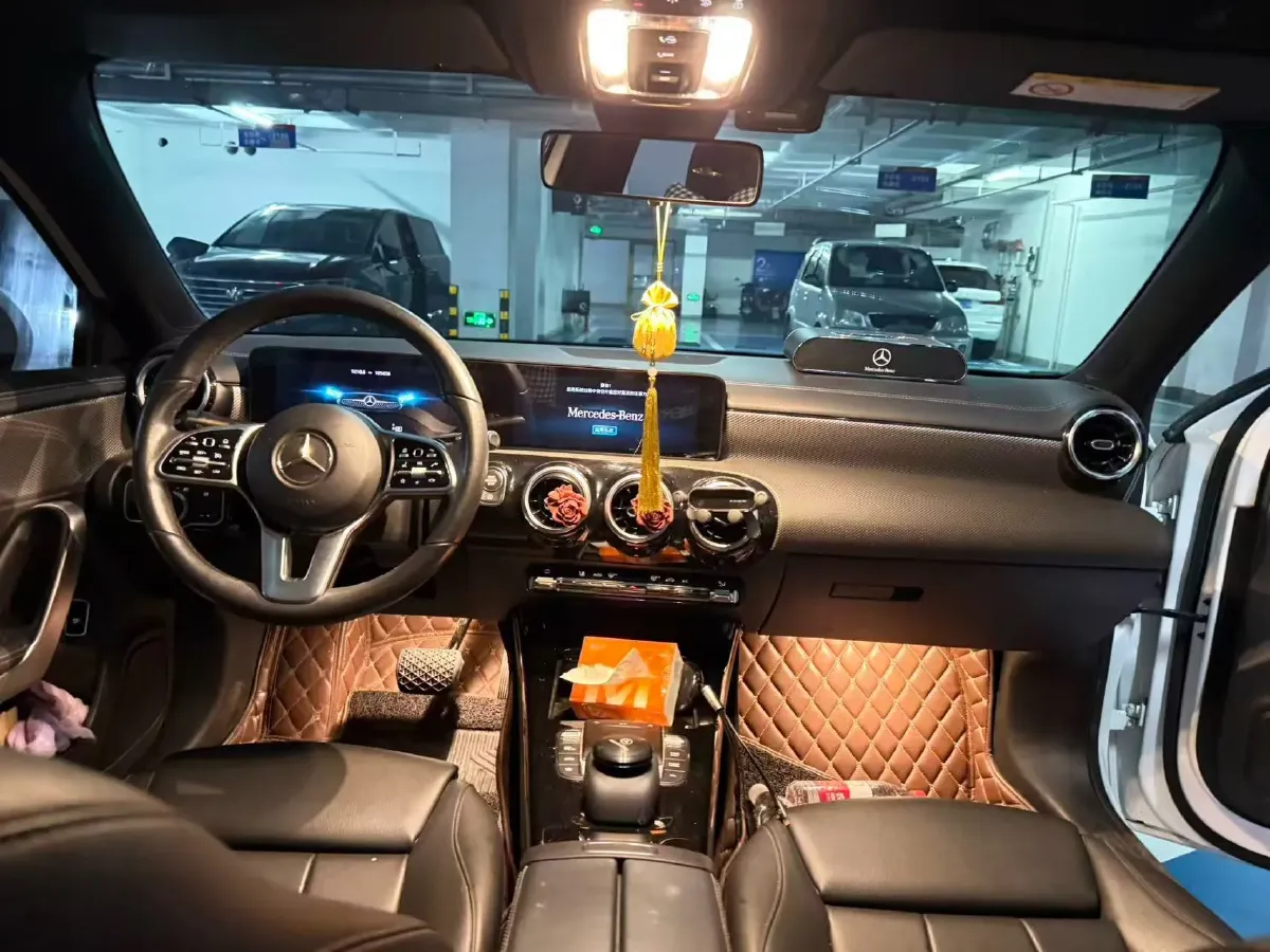 2021 Mercedes-Benz A Class 1.3T 136HP L4 7DCT,autocango,china used car exporter,china ev exporter,chinese used car exporter,chinese used ev exporter