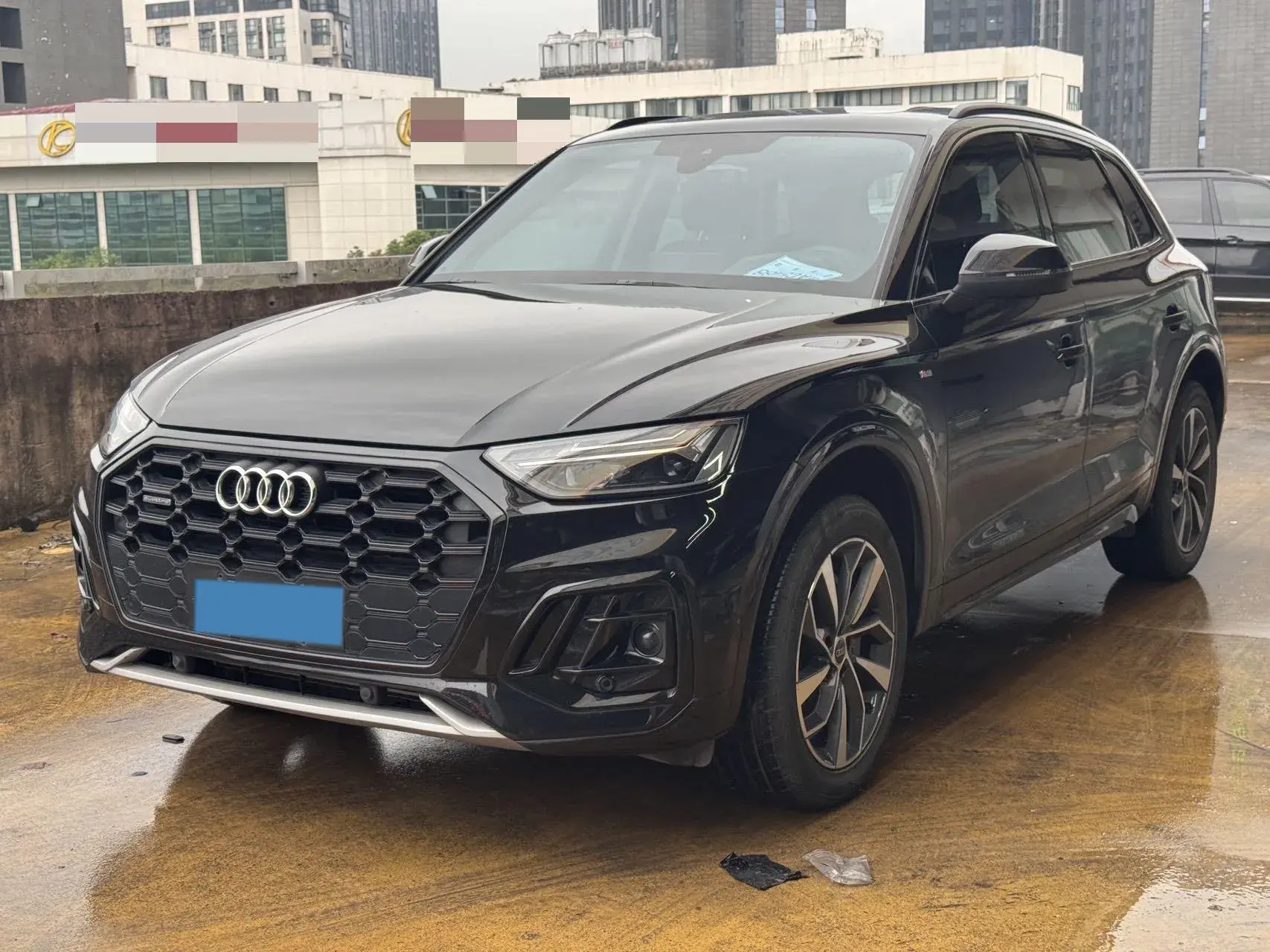 2022 AUDI Q5L view 1