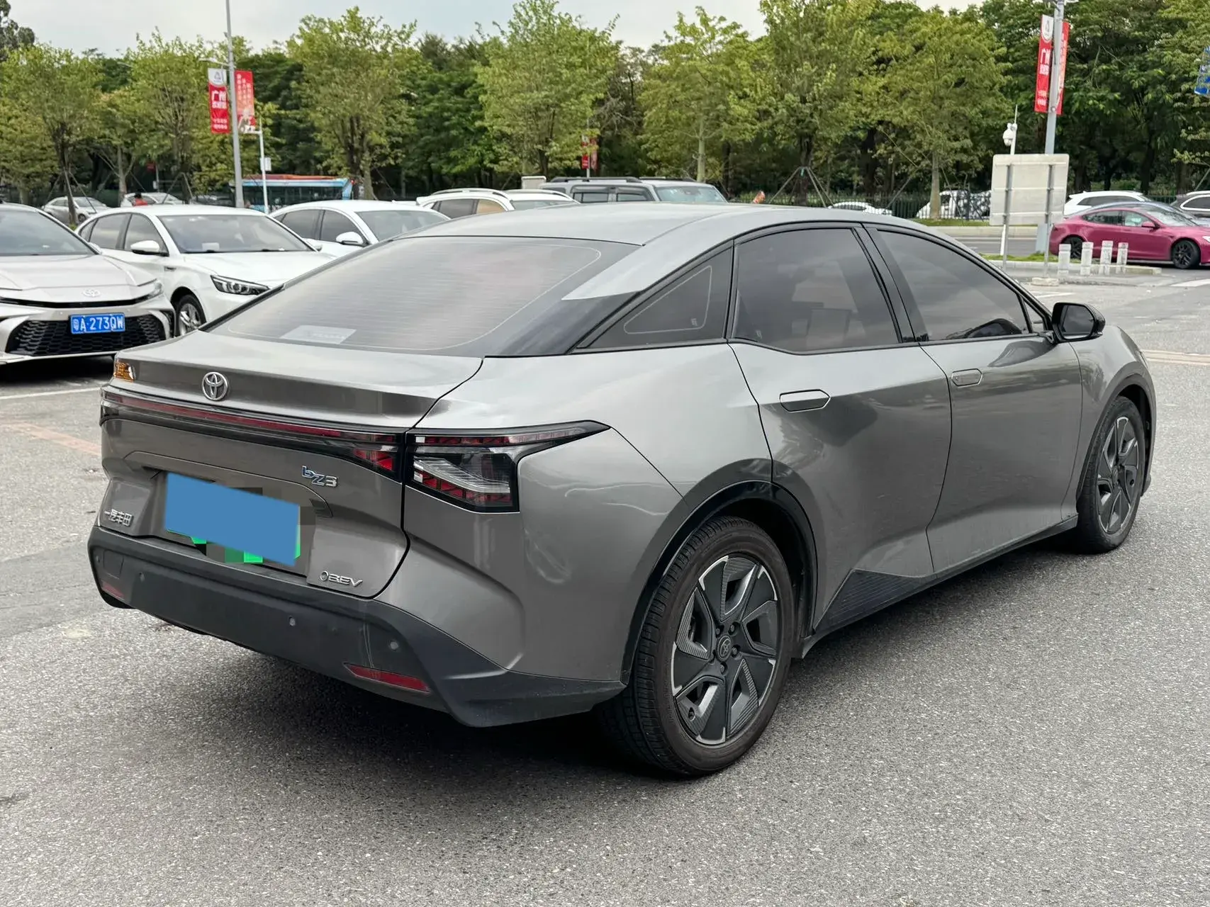 2023 TOYOTA BZ3 thumbnail 3