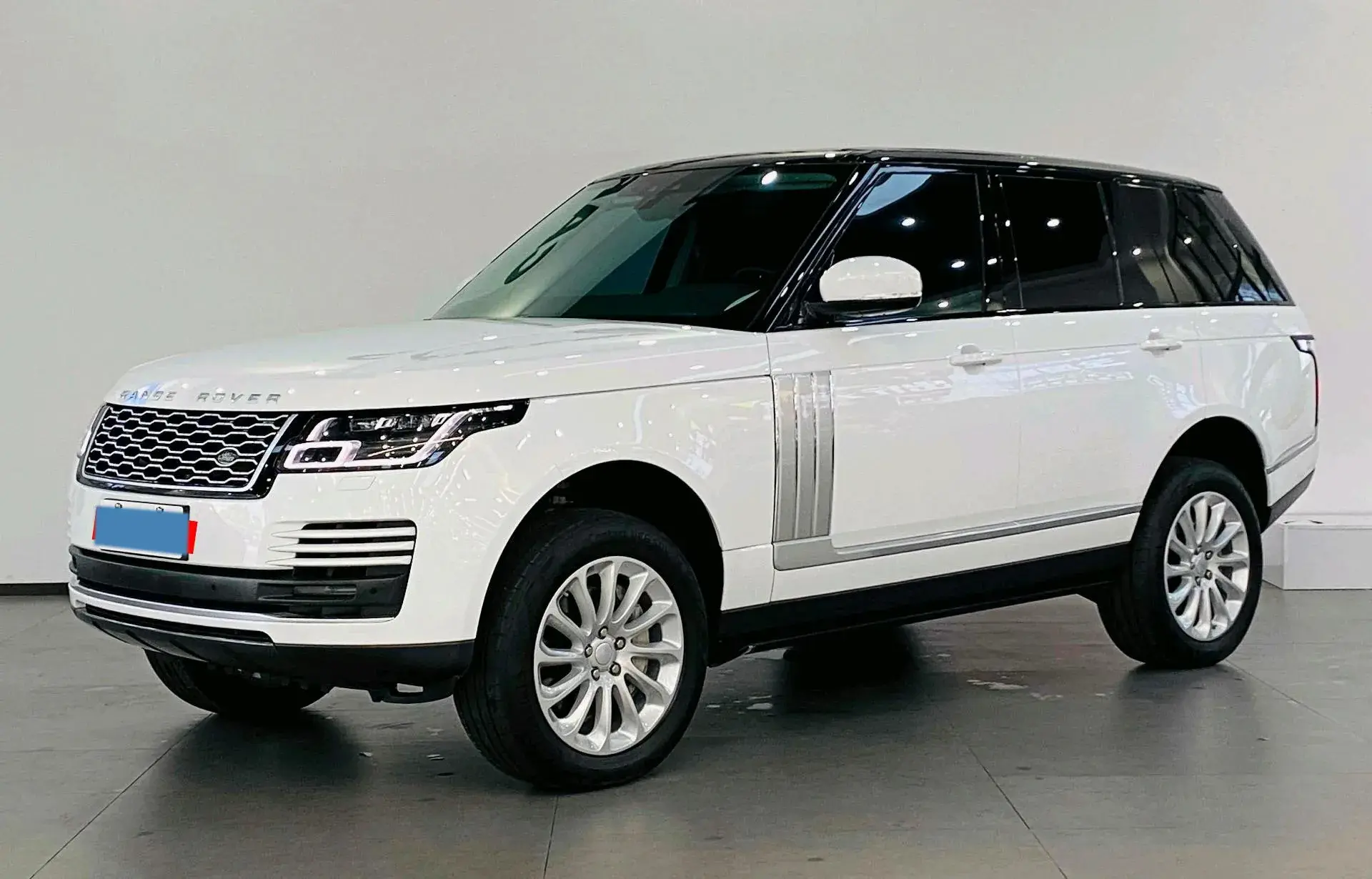 2019 LAND ROVER view 1