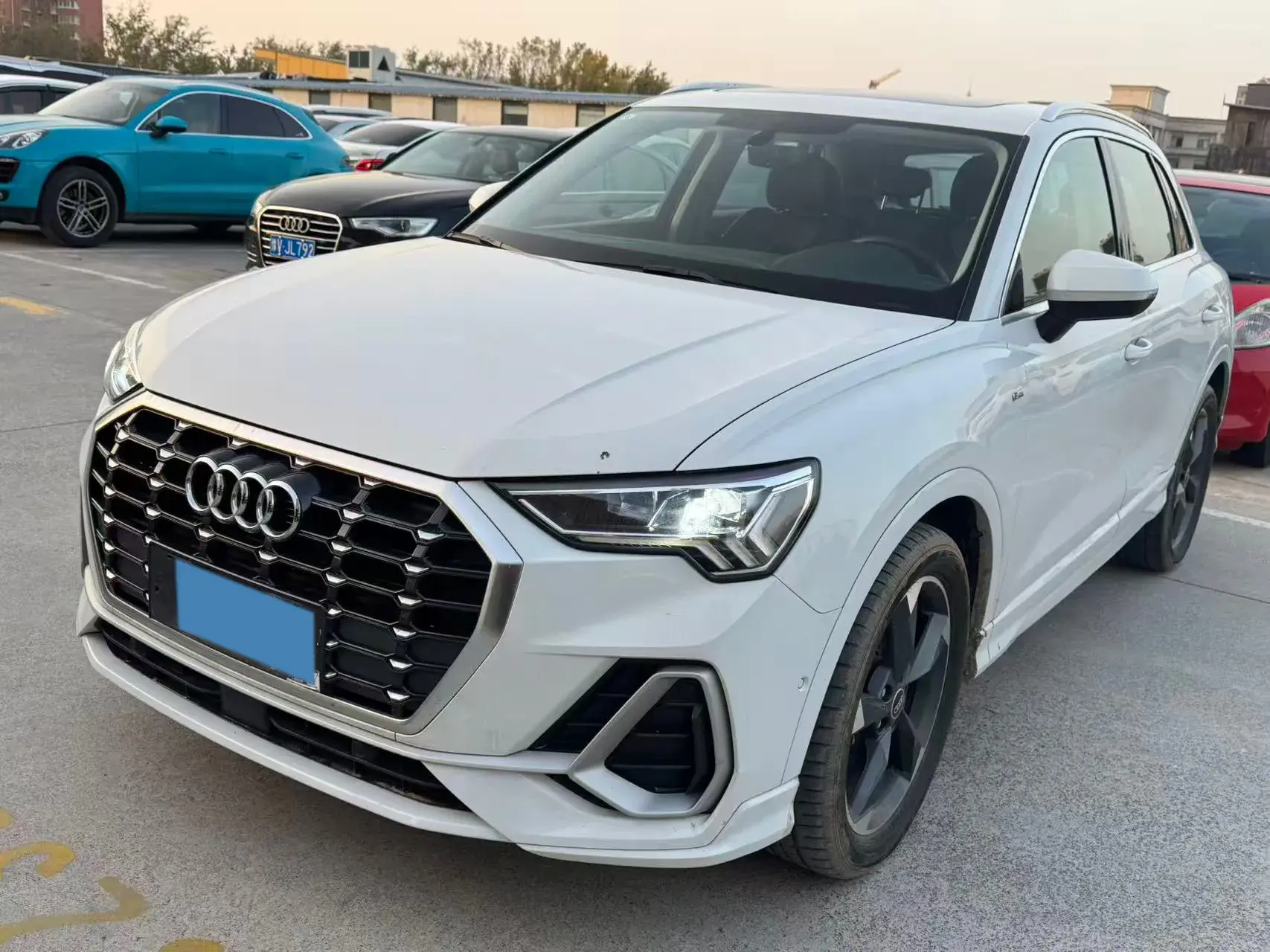 2023 AUDI Q2L view 1