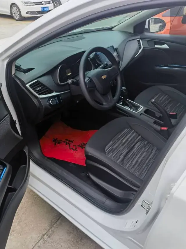 2019 CHEVROLET CAVALIER thumbnail 3